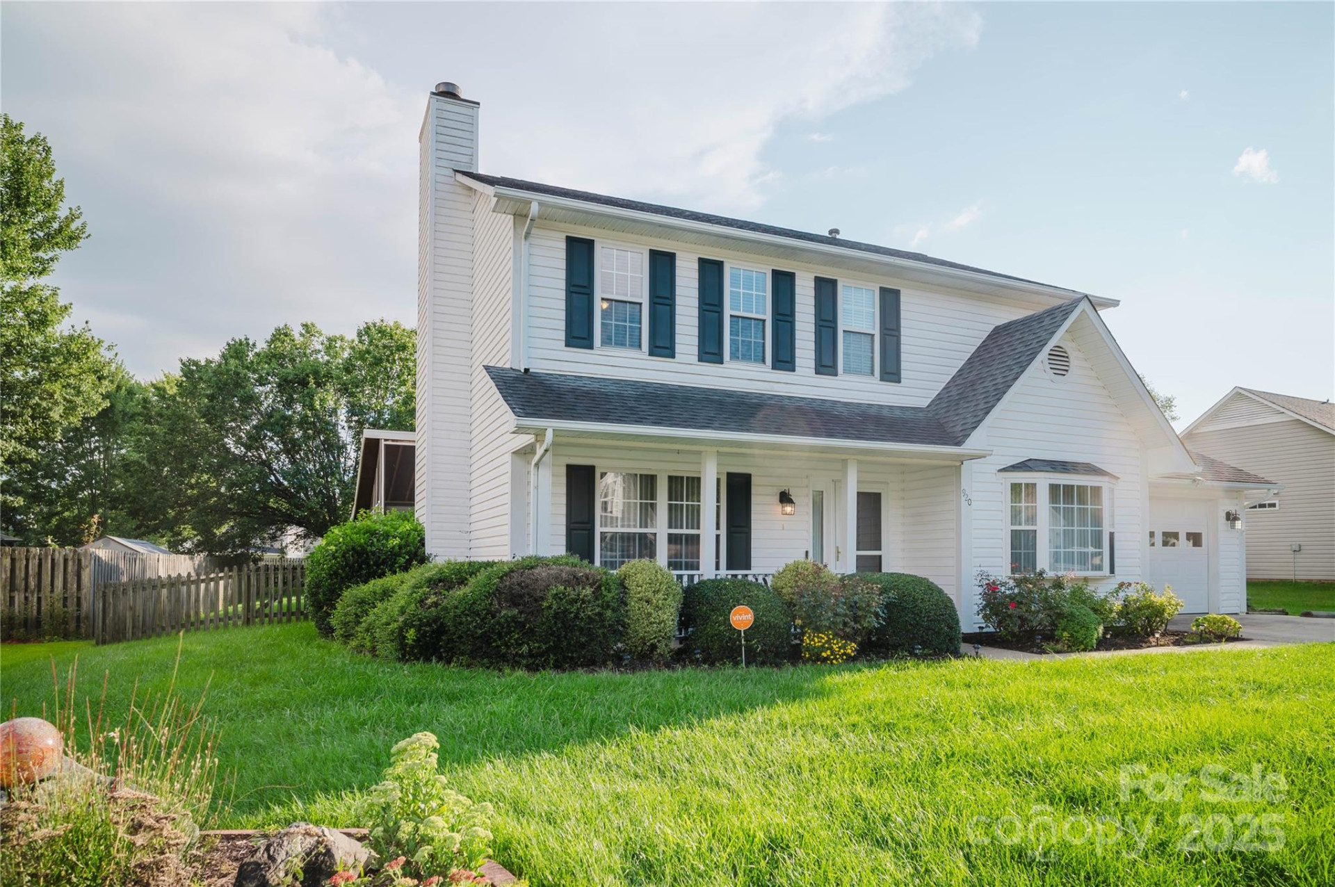 920 Woodhill Drive - Photo 3