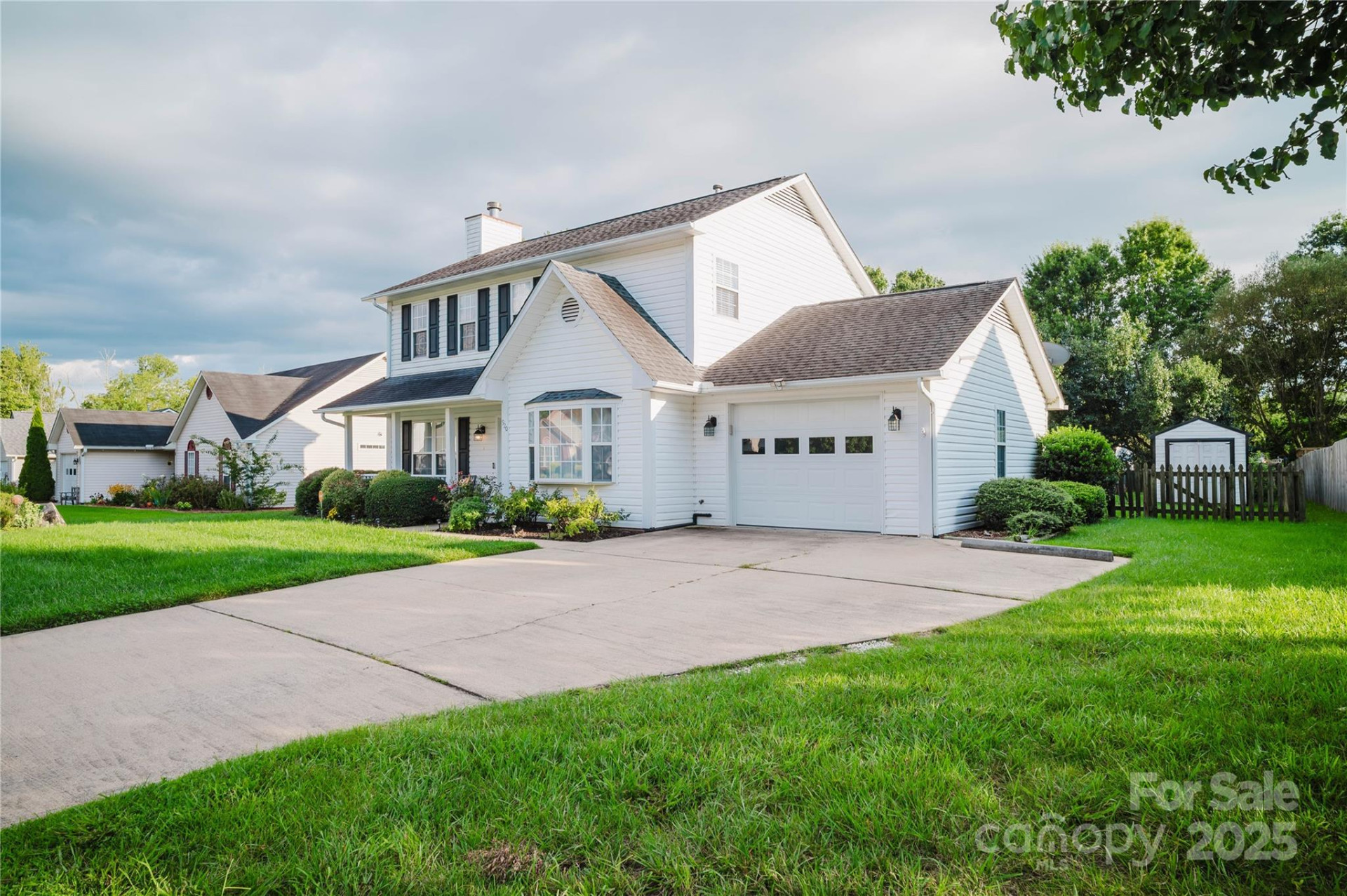 920 Woodhill Drive - Photo 4