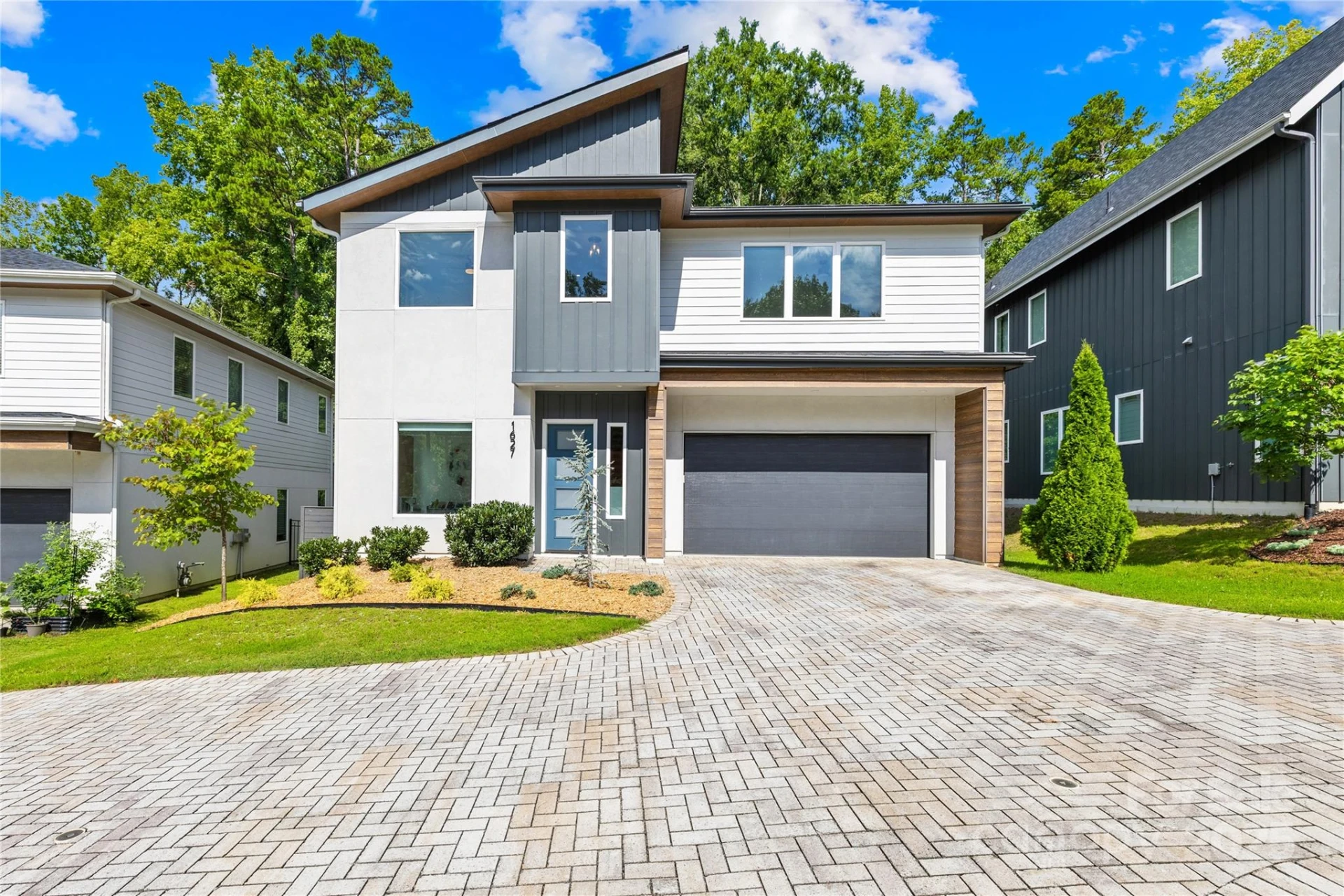 1627 Rama Road - Photo 2