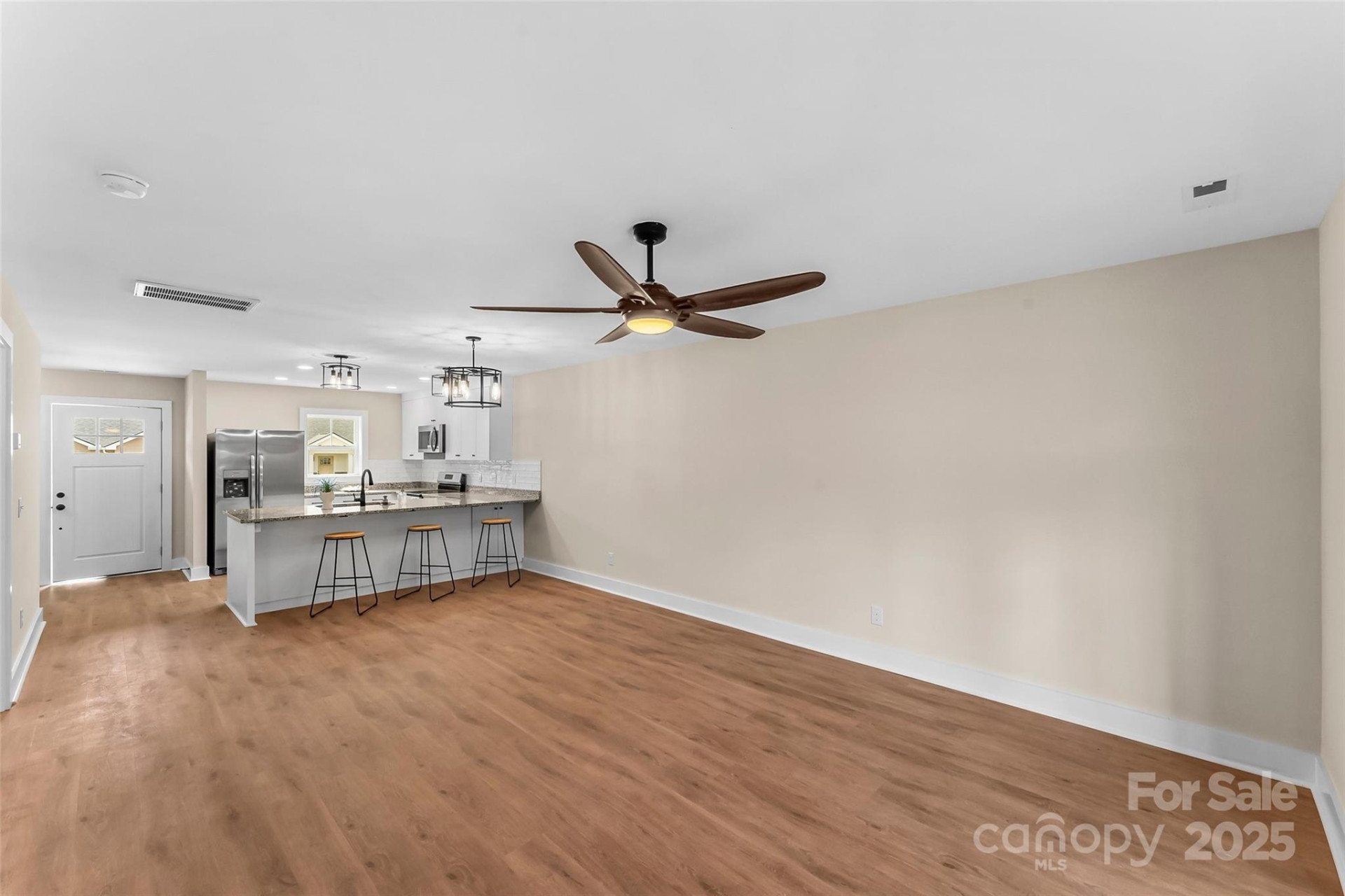 206 Beacon Avenue - Photo 5