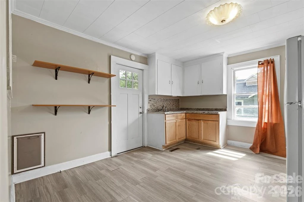 323 20th Street - Photo 13