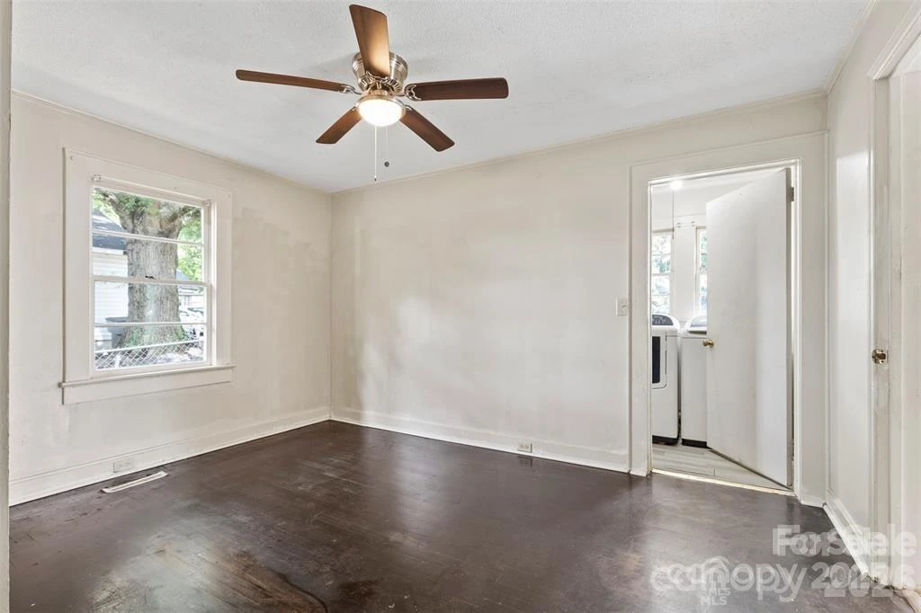 323 20th Street - Photo 15