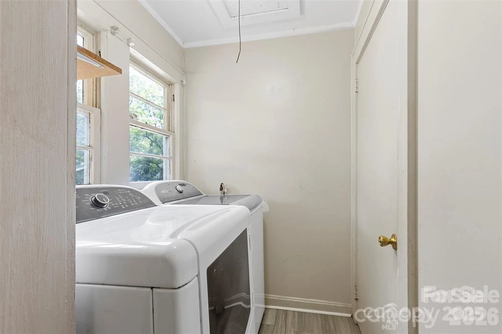 323 20th Street - Photo 17