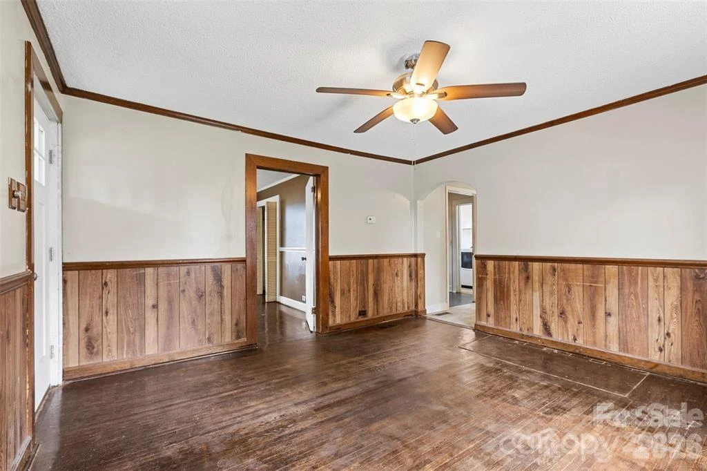 323 20th Street - Photo 5