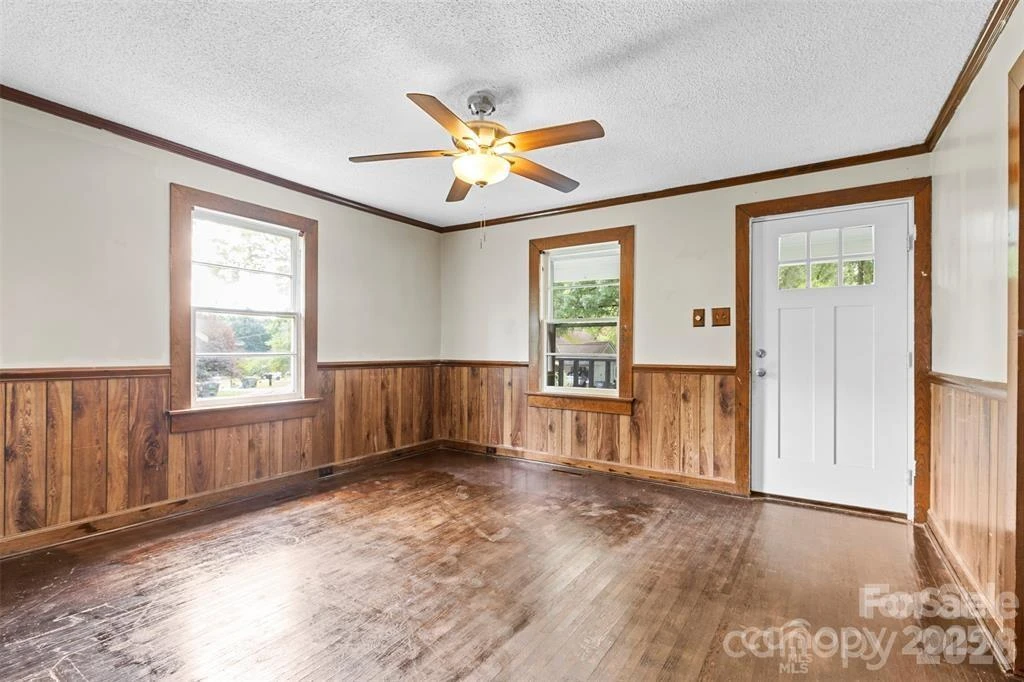 323 20th Street - Photo 6