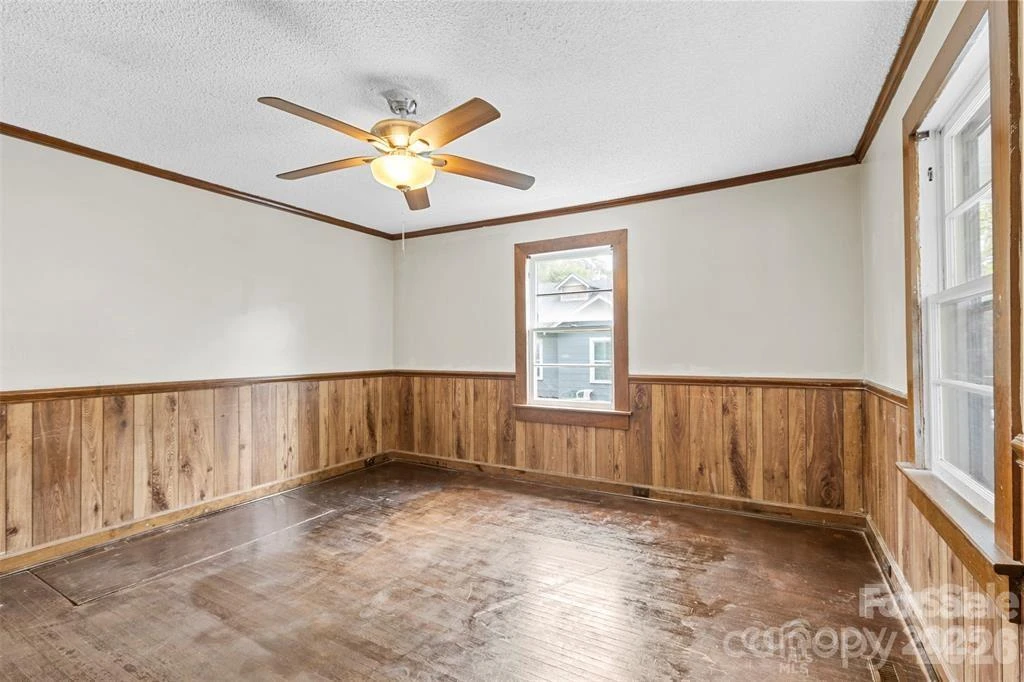 323 20th Street - Photo 7