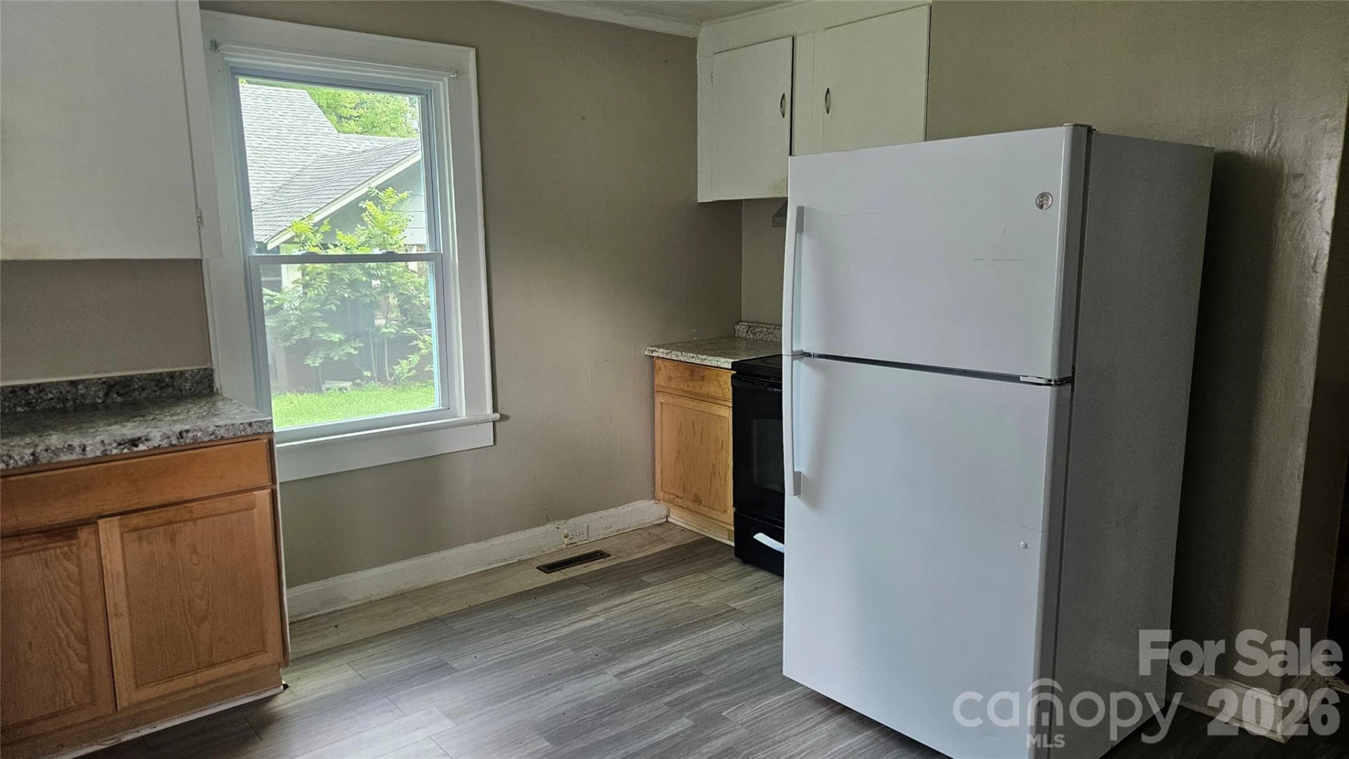 323 20th Street - Photo 10