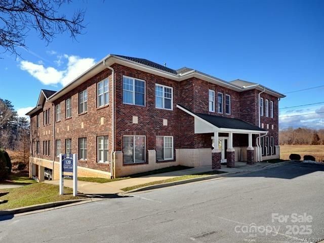 120 Chadwick Square Court