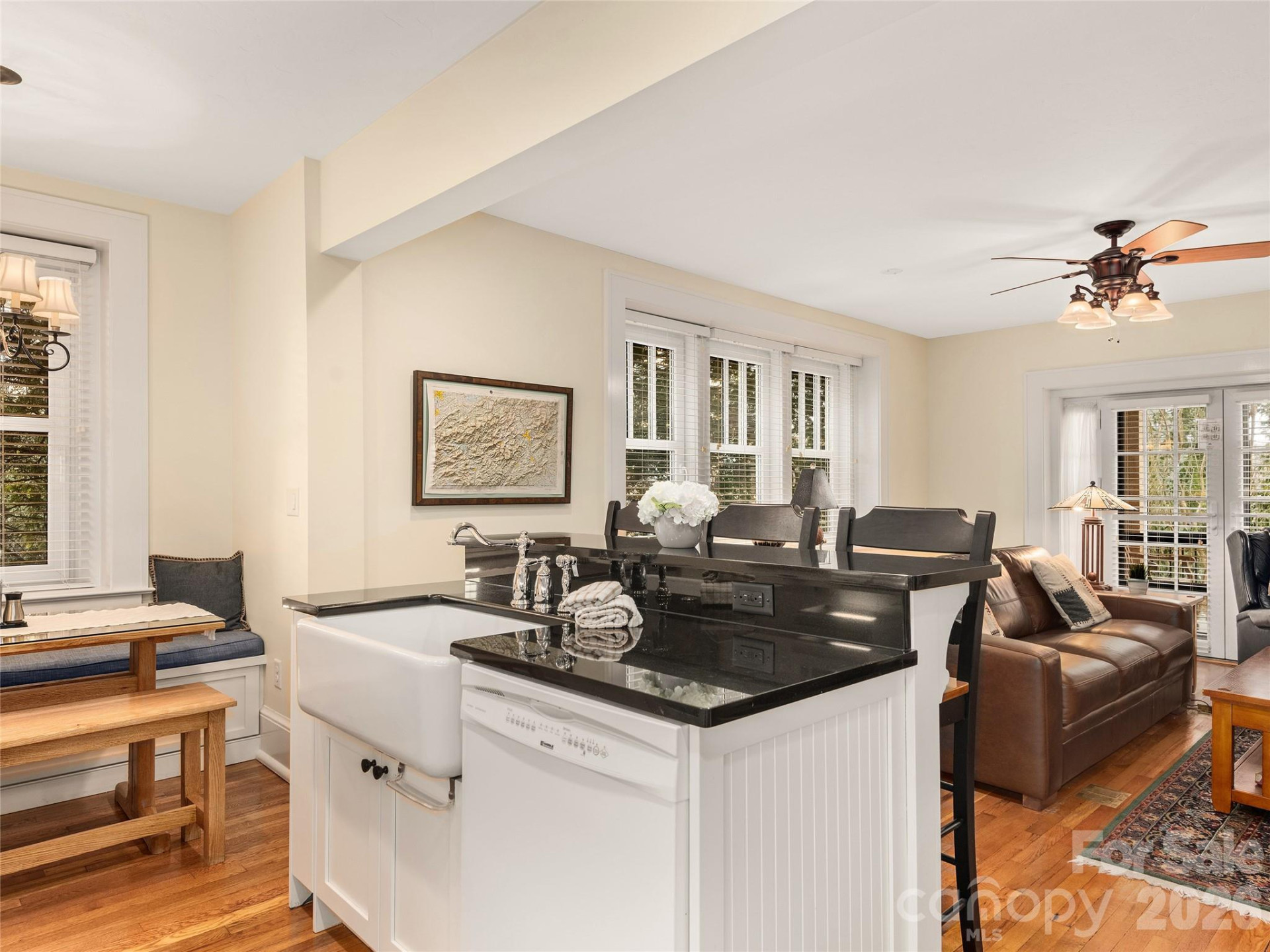 203 6th Avenue #1B - Photo 9