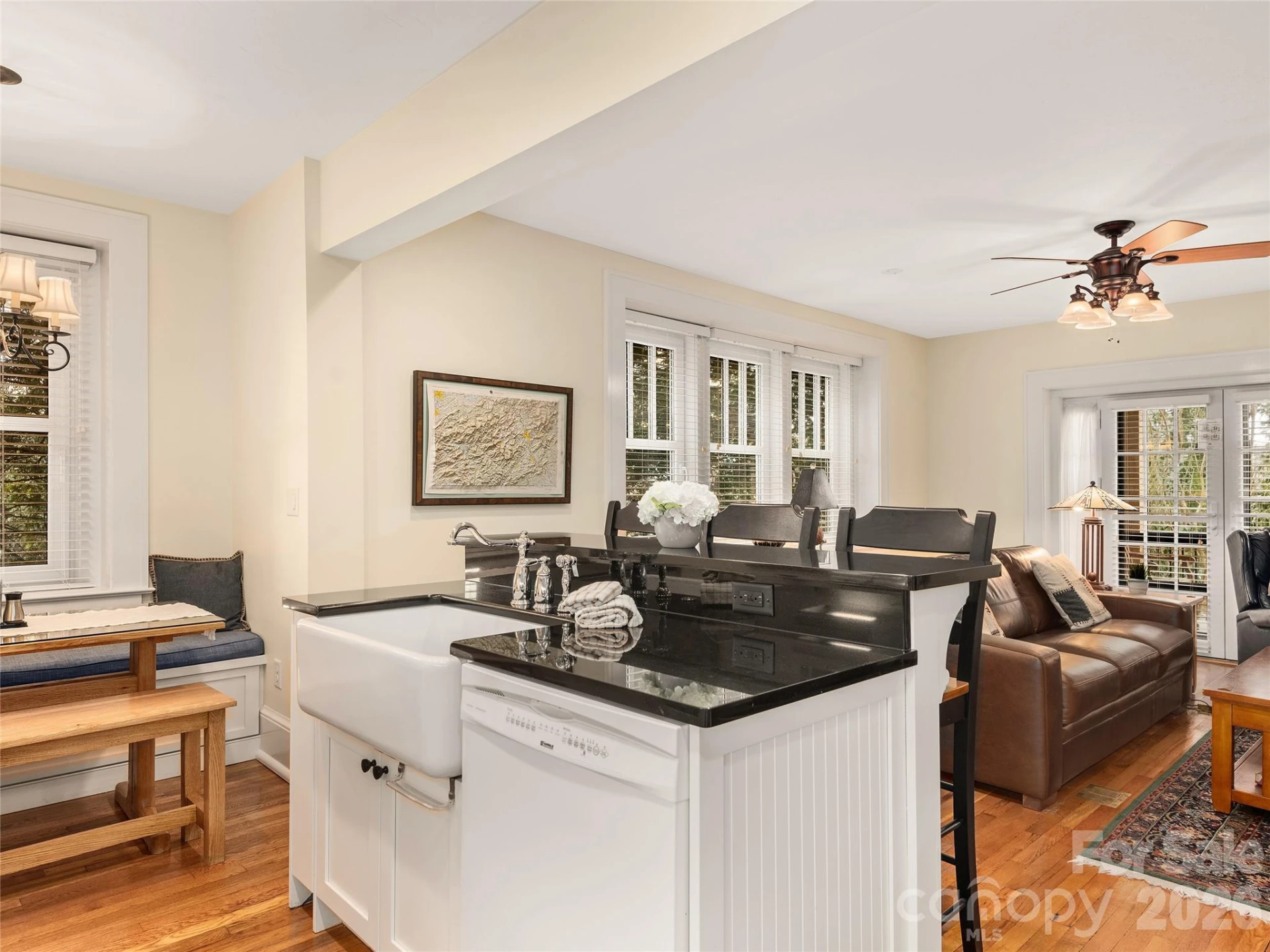 203 6th Avenue #1B - Photo 9