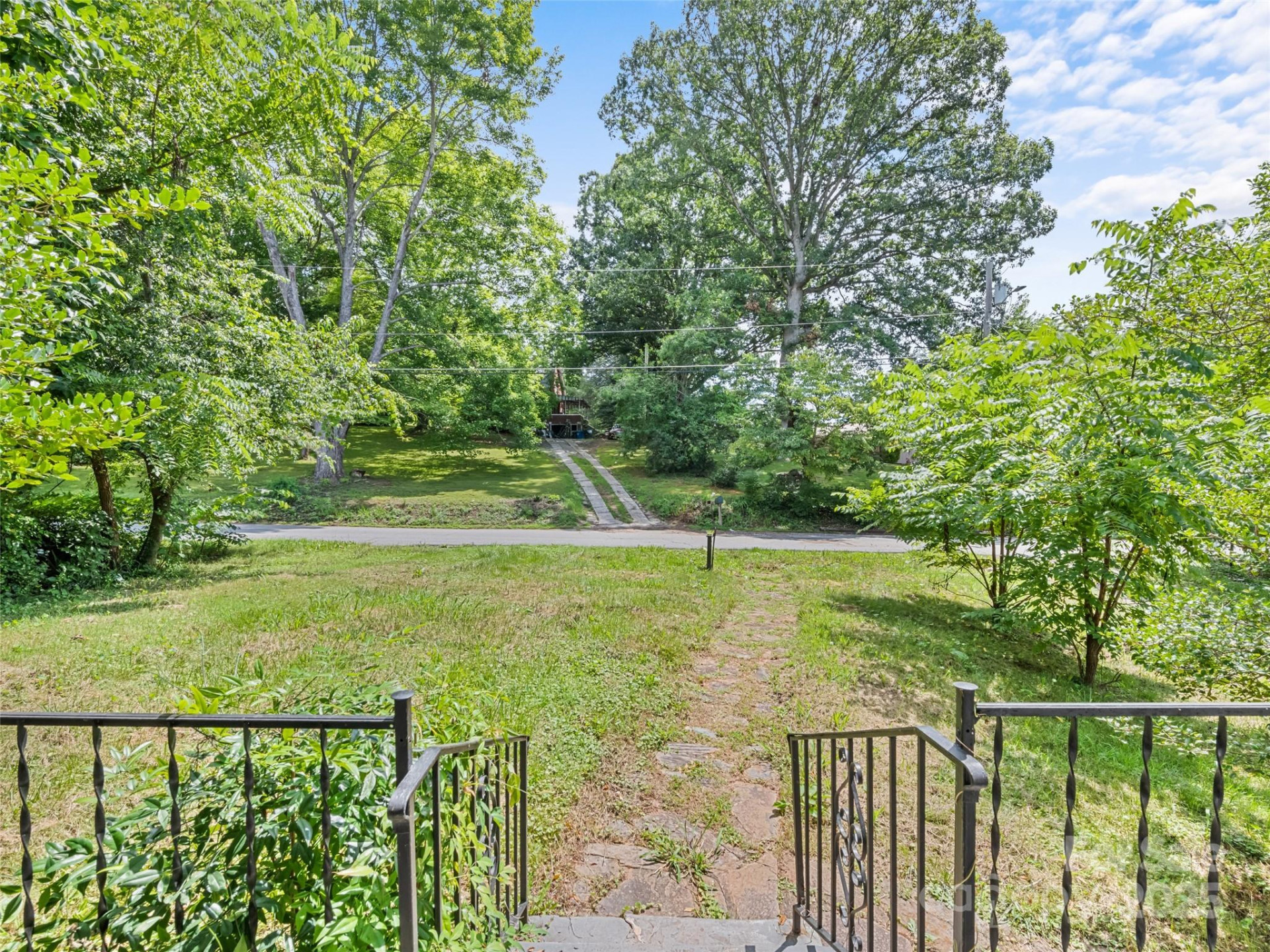 155 Woodland Drive - Photo 3