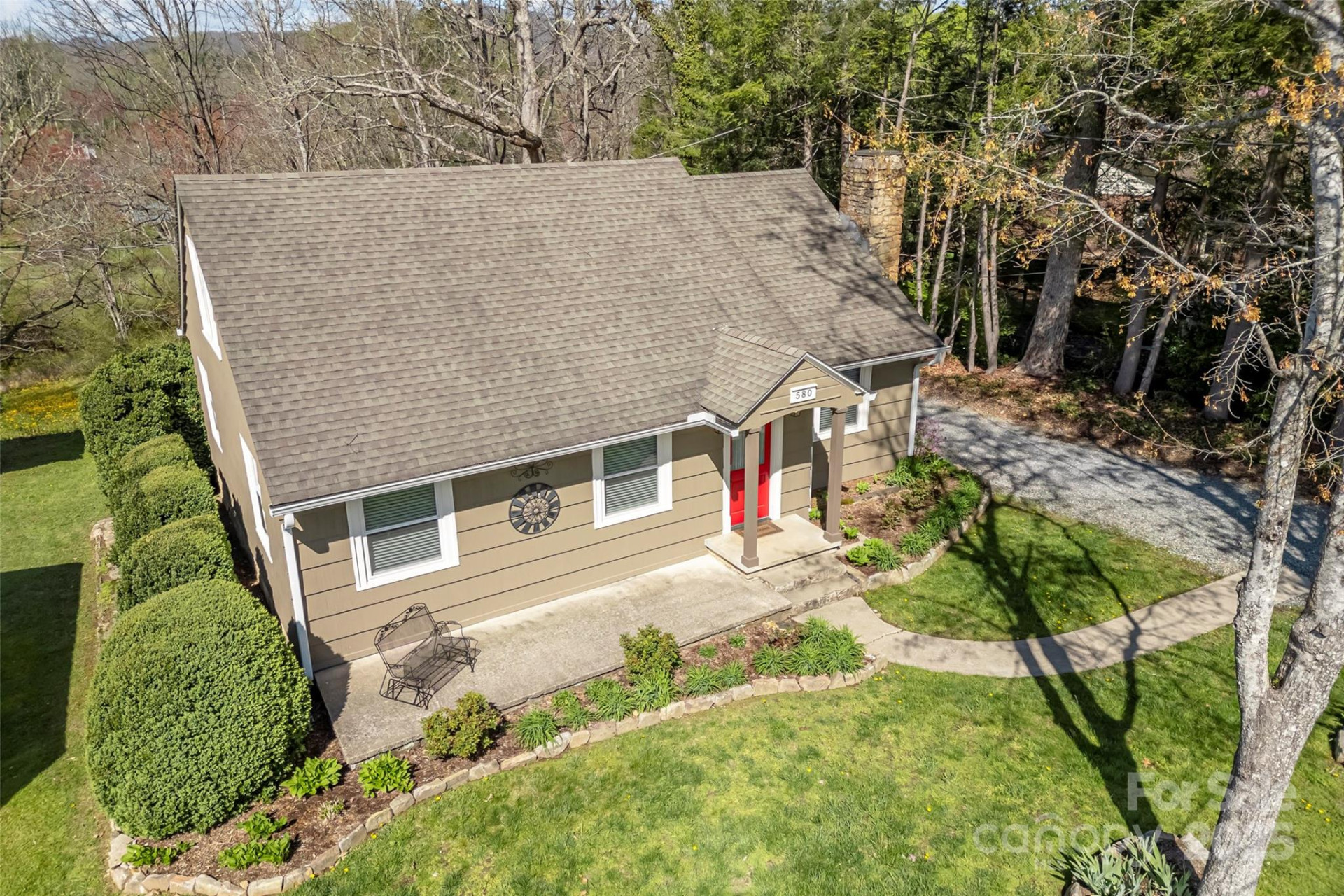 580 Maple Street - Photo 3
