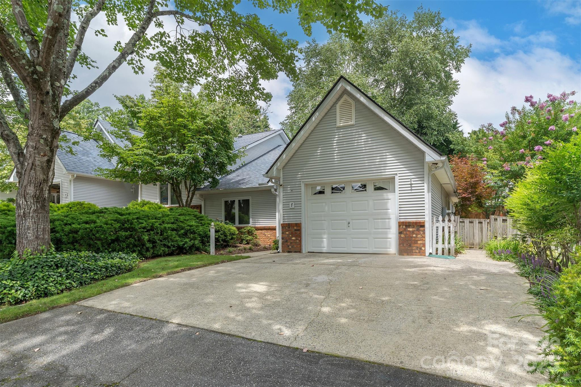 7 Silver Place - Photo 2