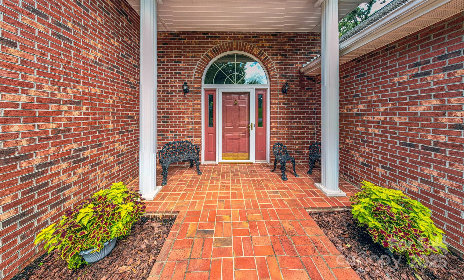 185 Oak Ridge Drive - Photo 2