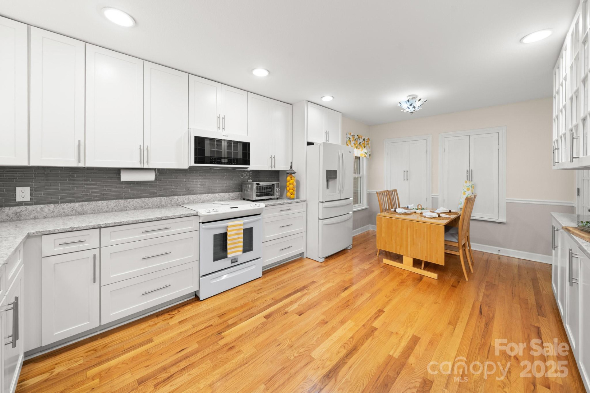 429 Brooklyn Avenue - Photo 12