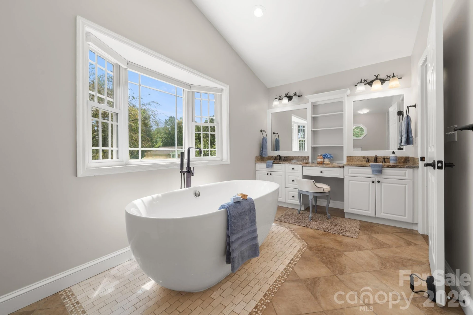 429 Brooklyn Avenue - Photo 3