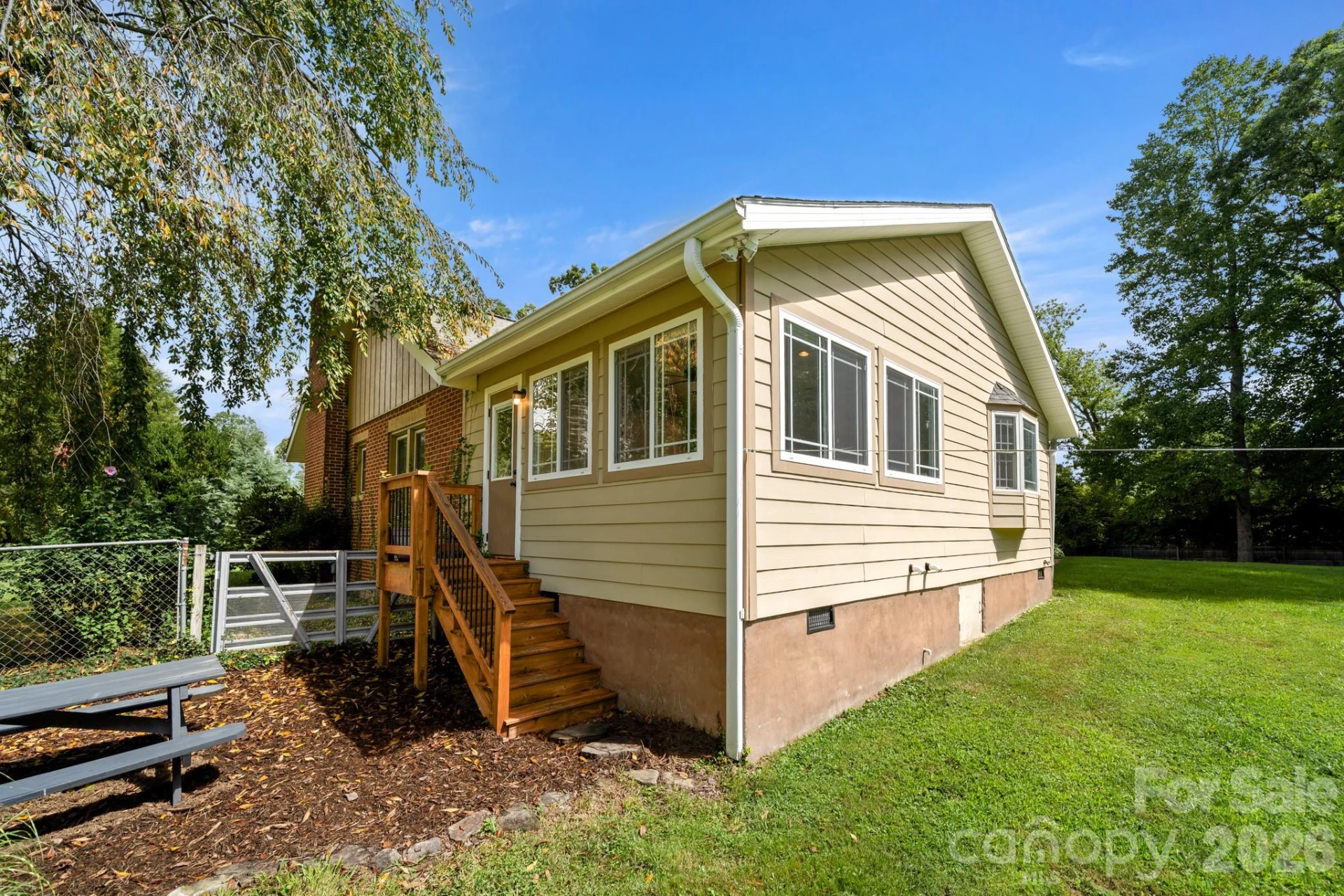 429 Brooklyn Avenue - Photo 23