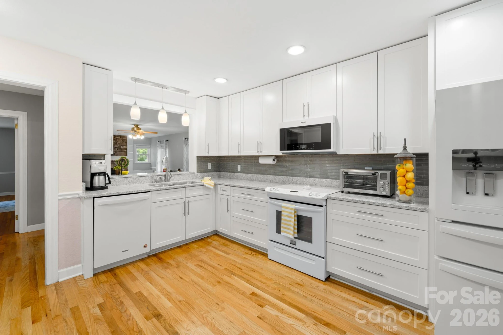429 Brooklyn Avenue - Photo 5