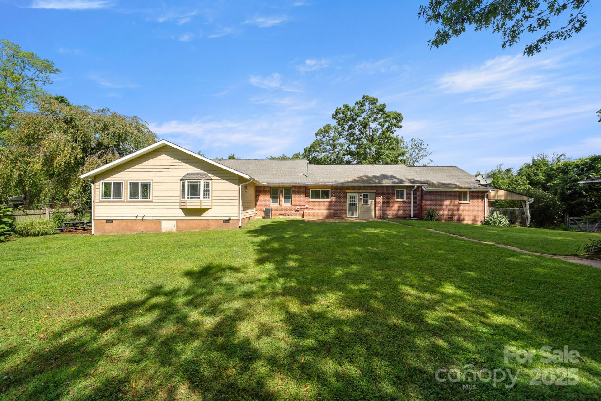 429 Brooklyn Avenue - Photo 6