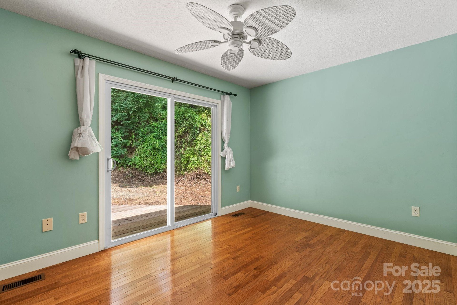 15 Mayfield Road - Photo 16