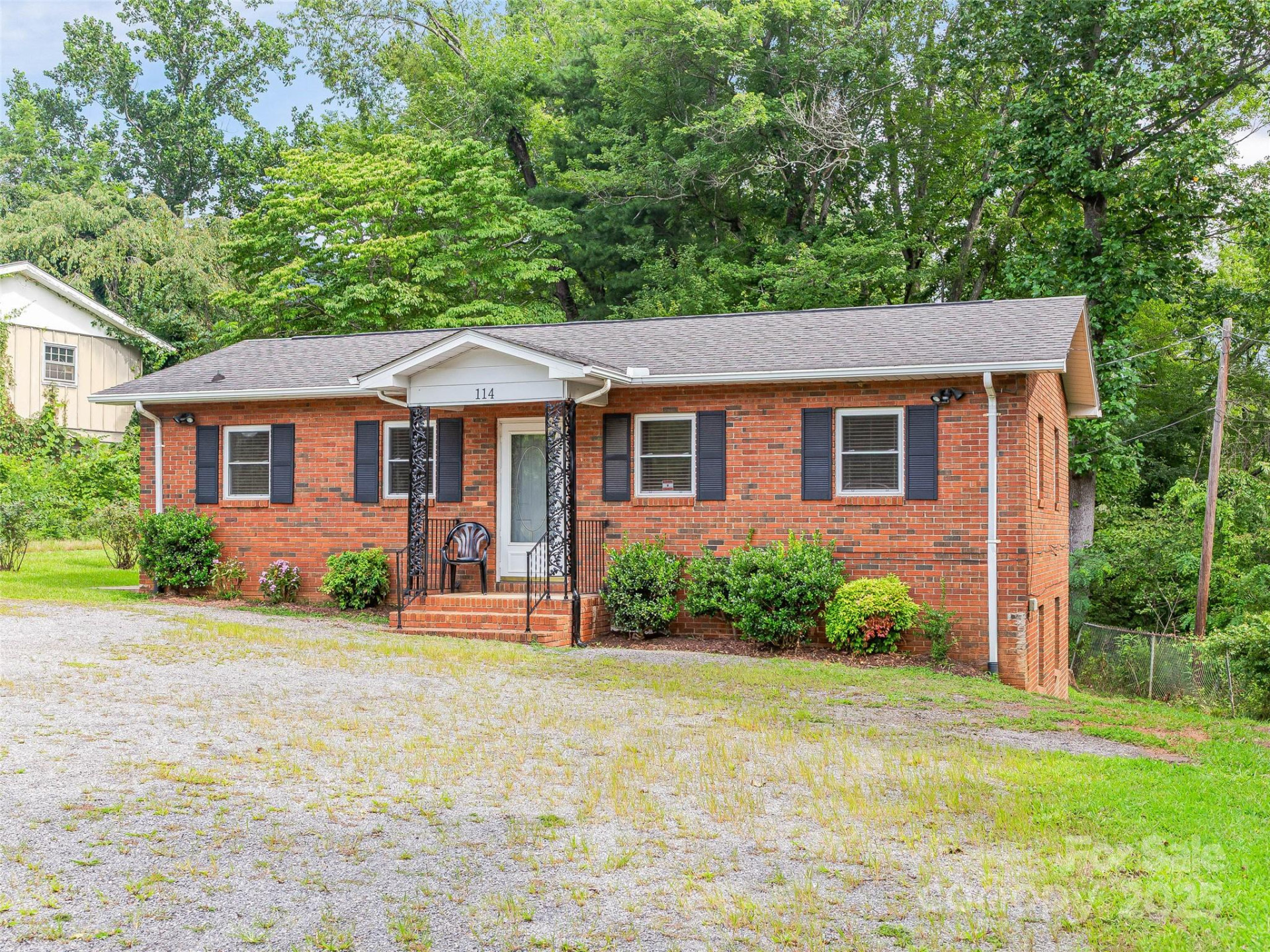 114 Marion Avenue - Photo 3
