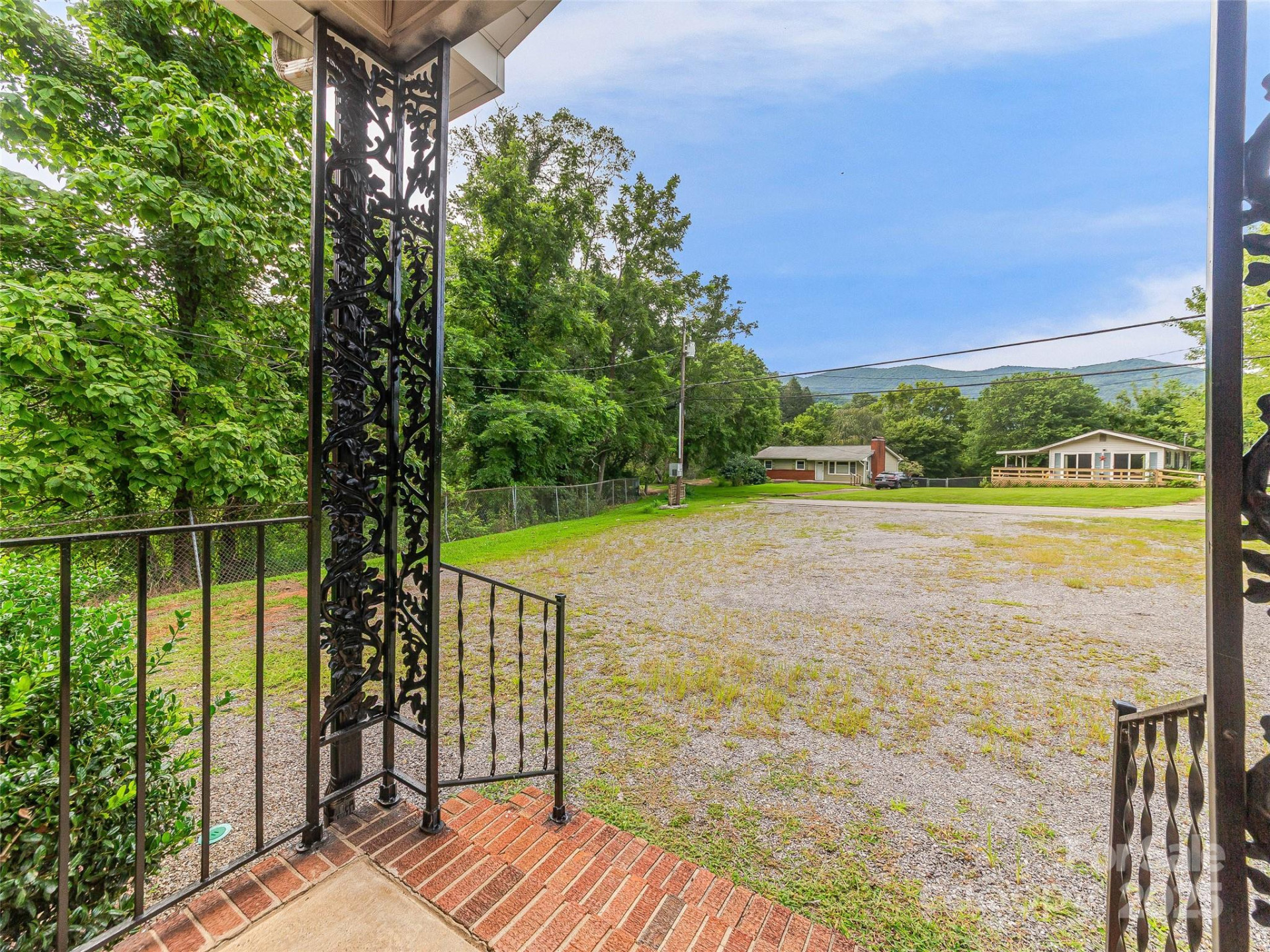 114 Marion Avenue - Photo 4