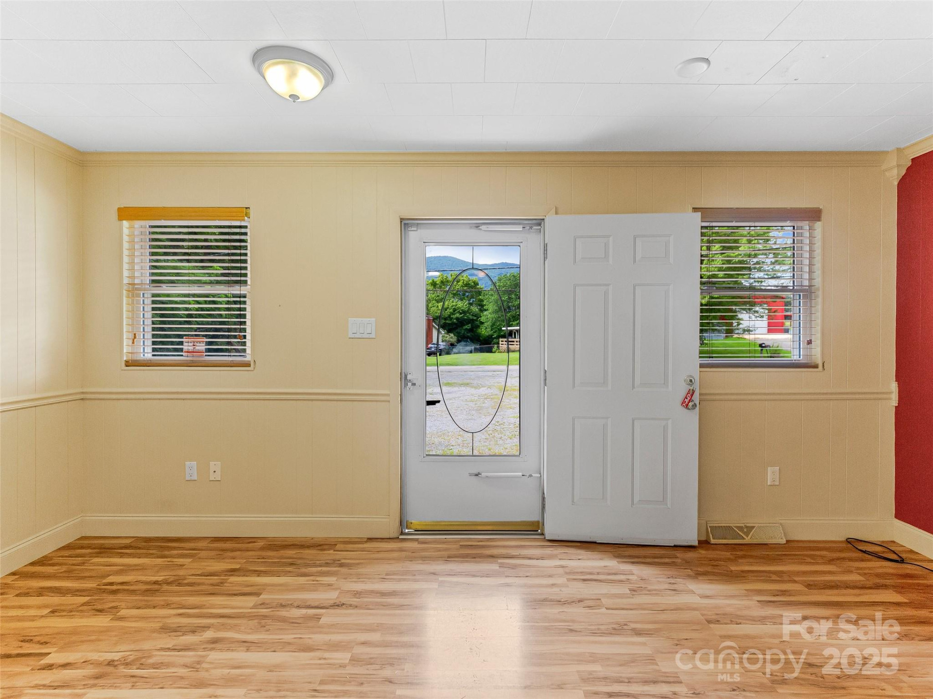 114 Marion Avenue - Photo 5