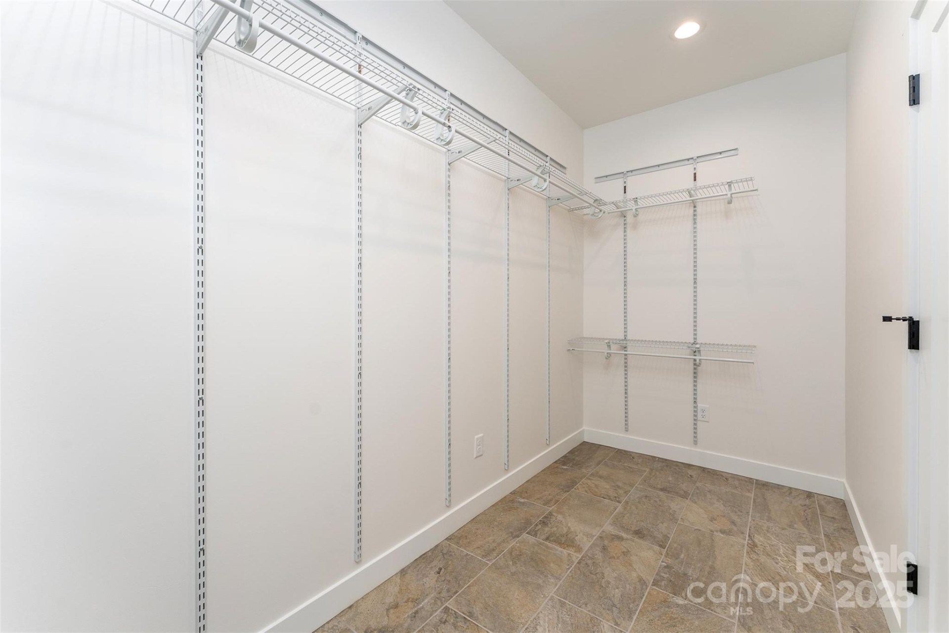 131 Dalton Court - Photo 18