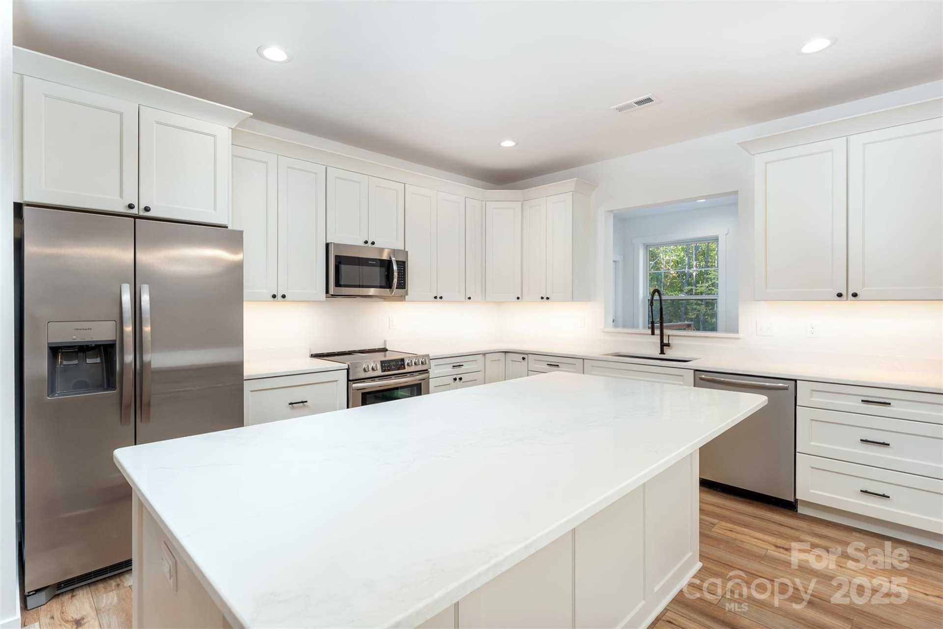 131 Dalton Court - Photo 5