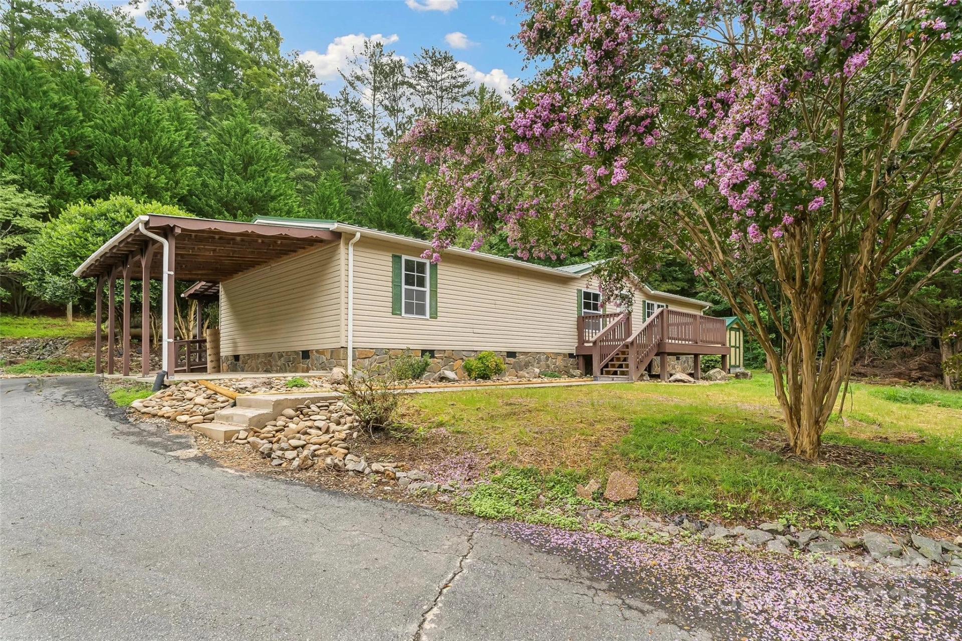 2236 Sisue Street - Photo 2