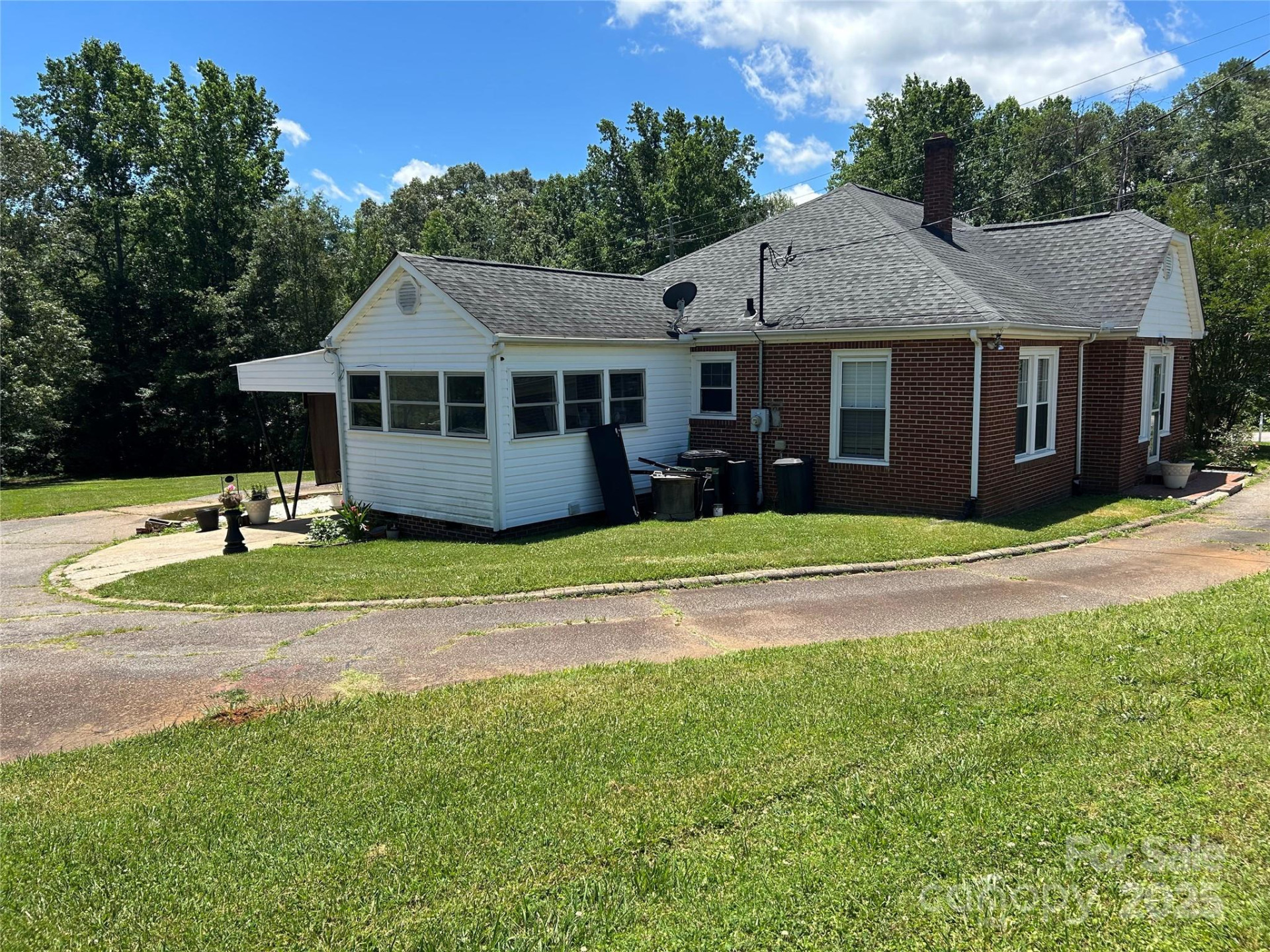 1349 US 221 Highway - Photo 2