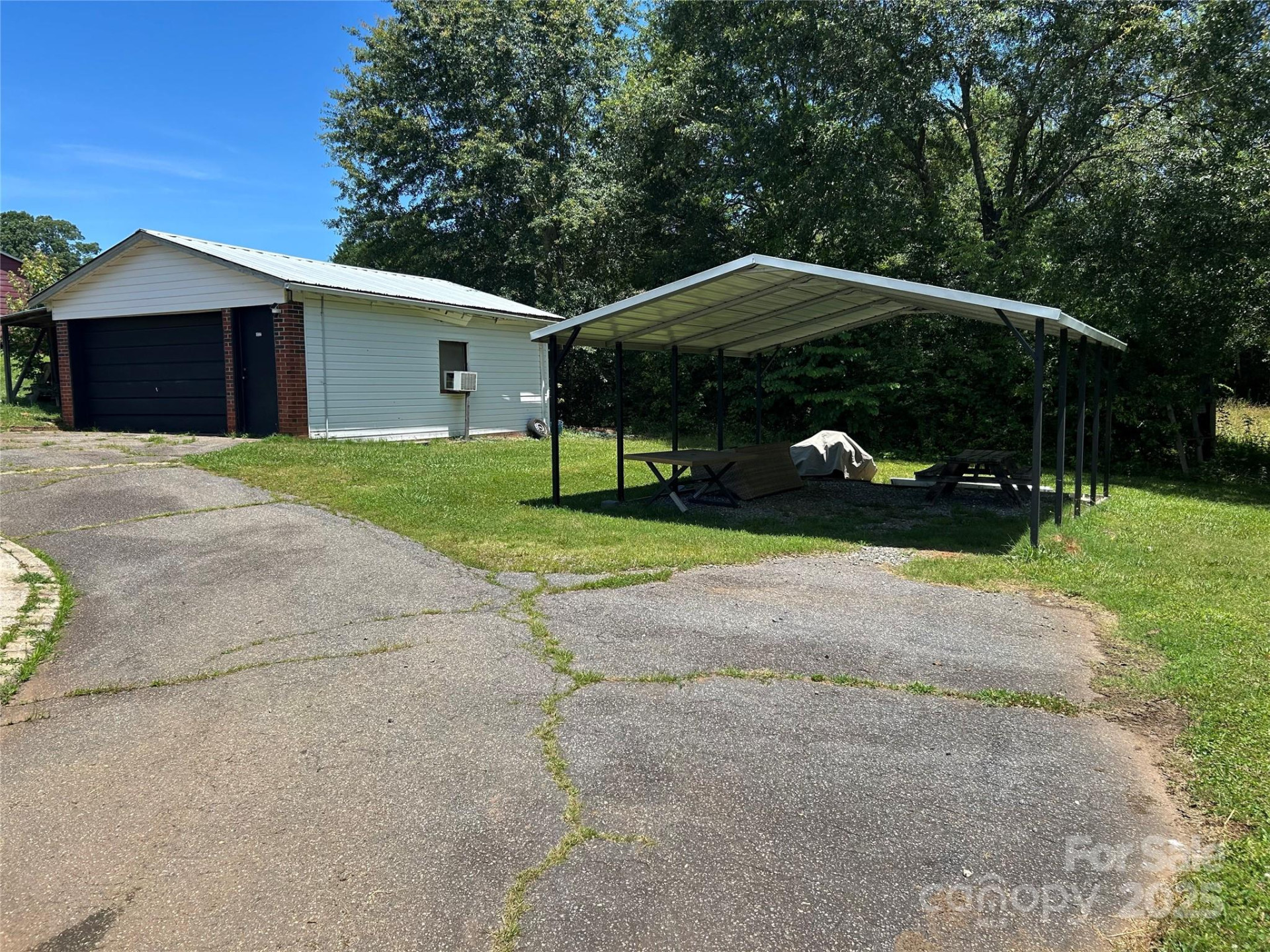 1349 US 221 Highway - Photo 3