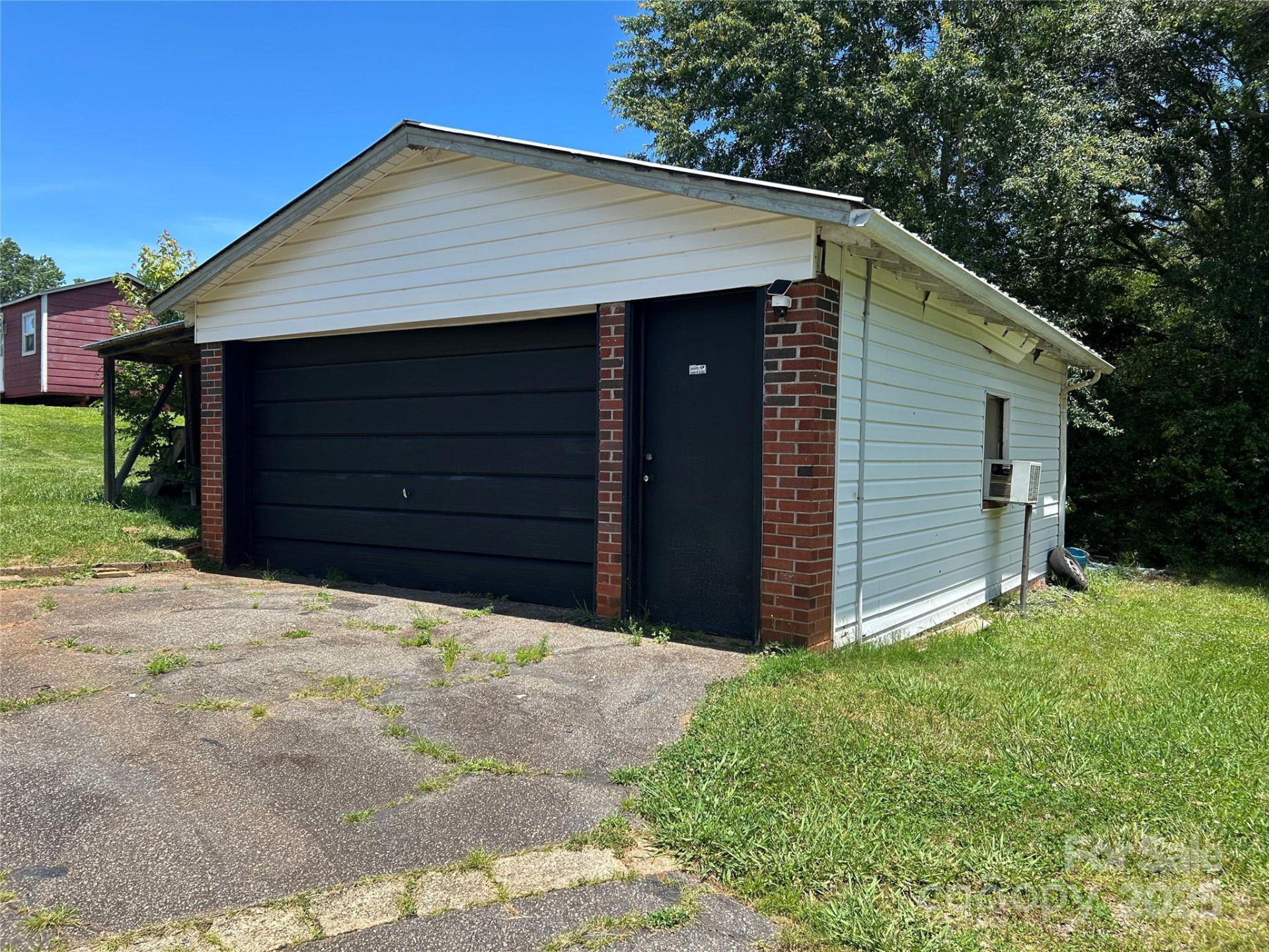 1349 US 221 Highway - Photo 4