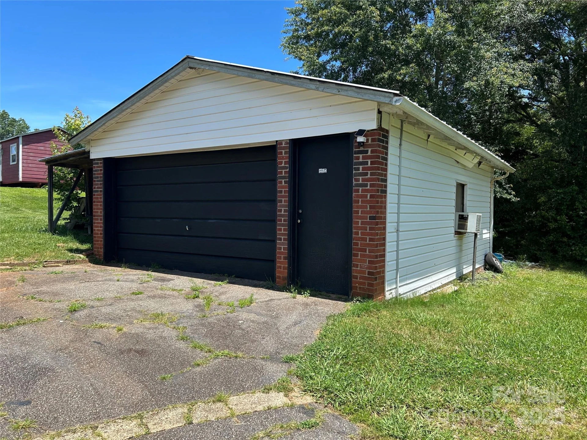1349 US 221 Highway - Photo 4