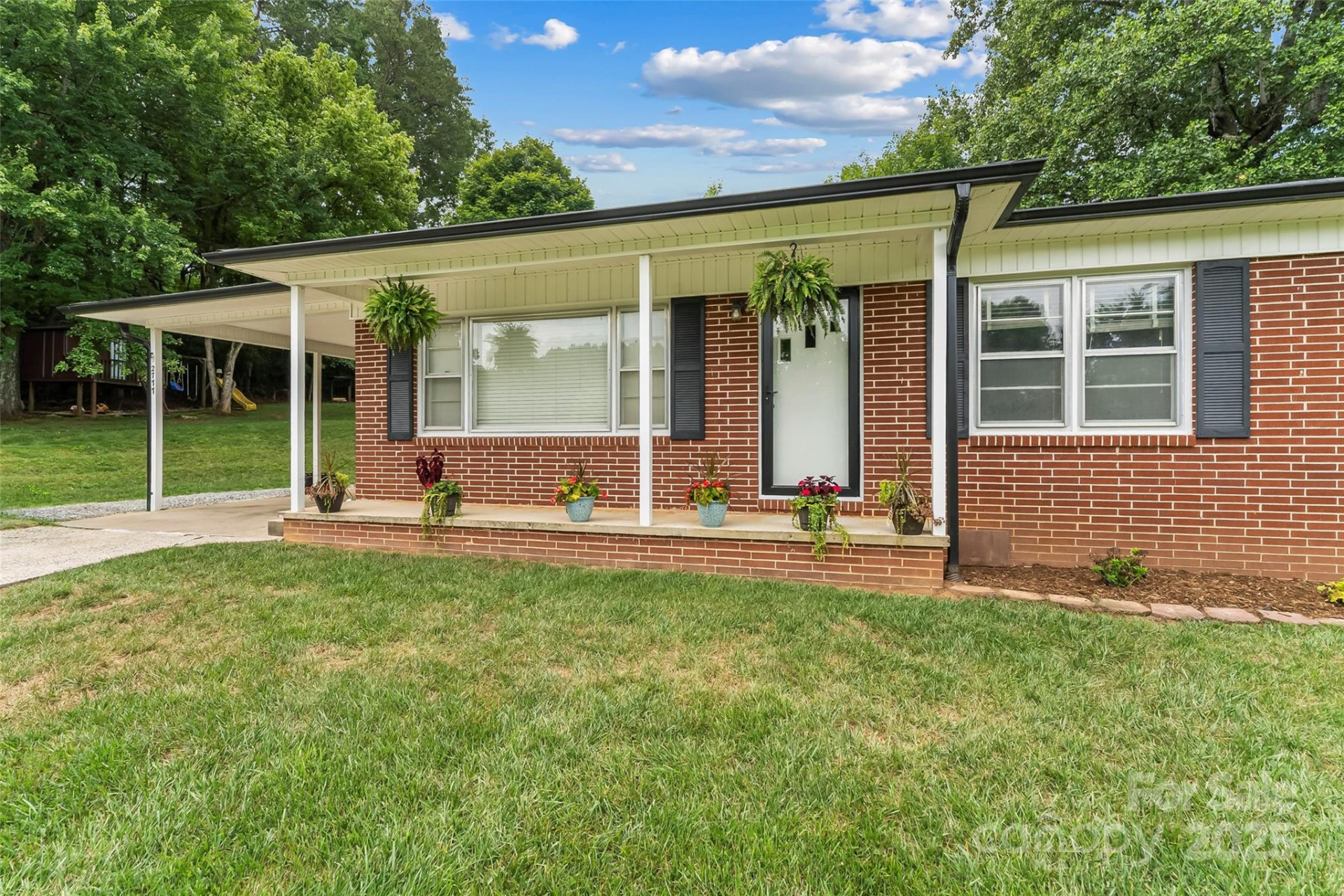 2777 Pax Hill Road - Photo 2