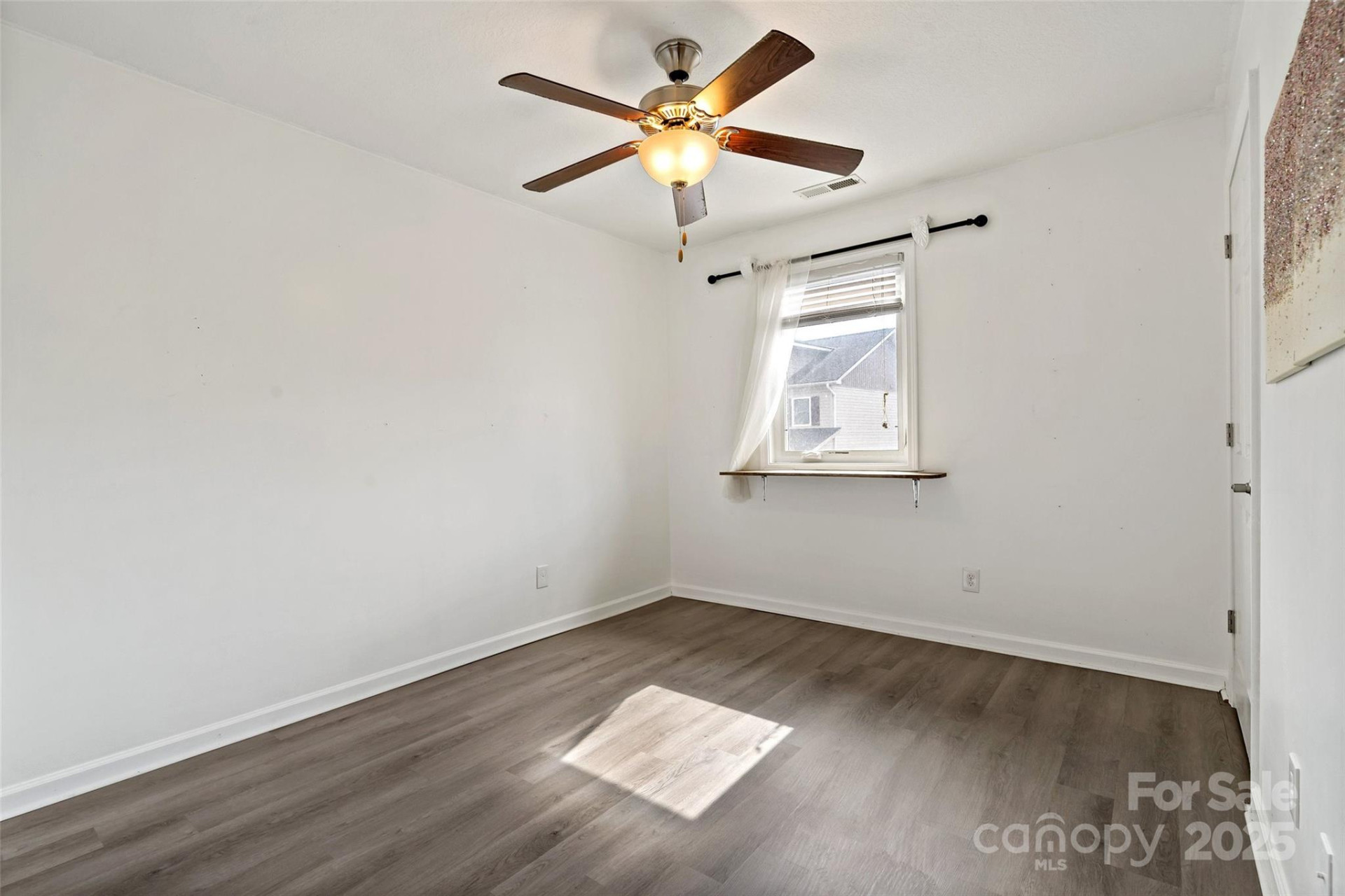 31 English Ivy Road - Photo 18