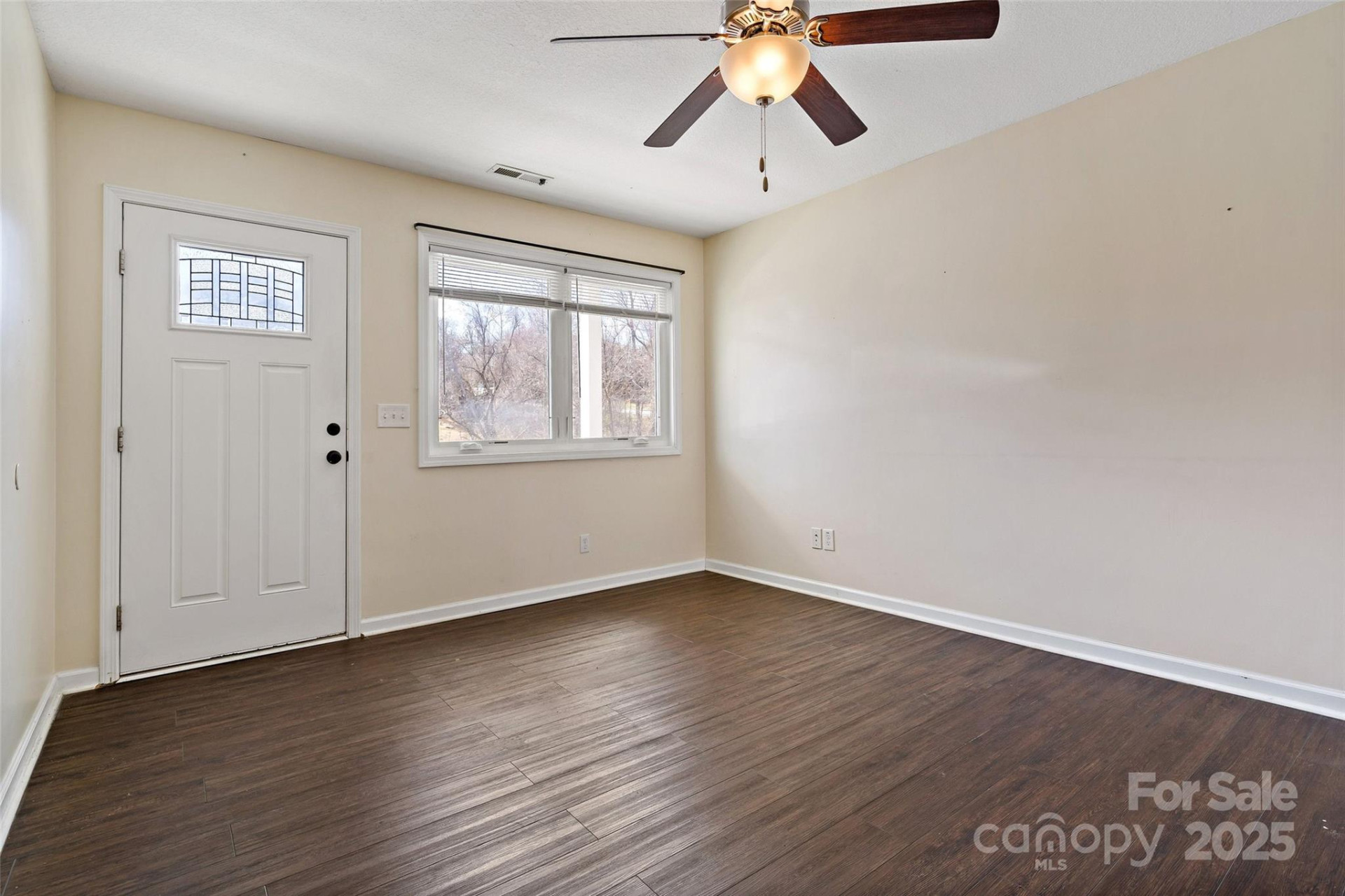 31 English Ivy Road - Photo 4