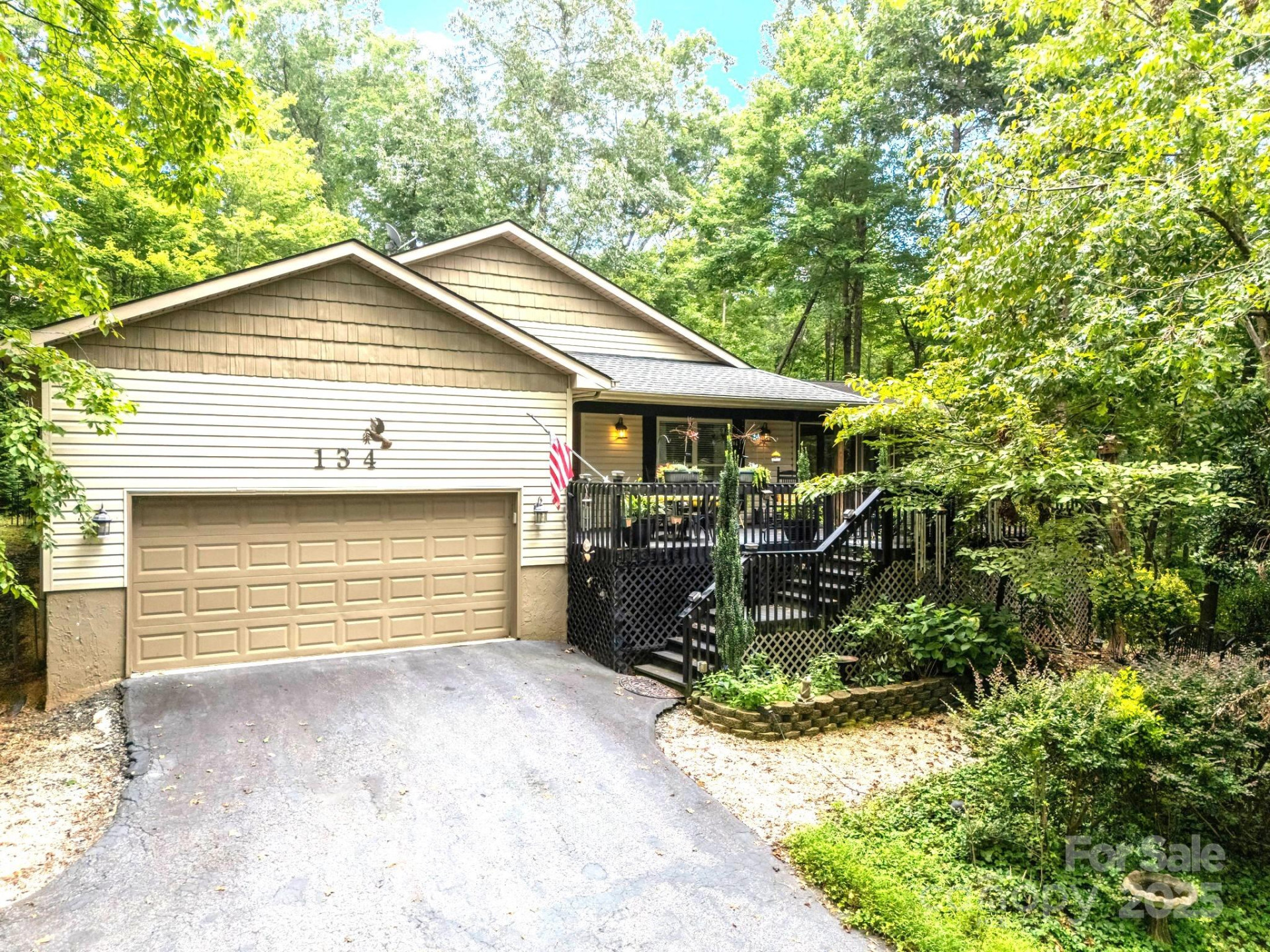 134 Downing Place - Photo 2