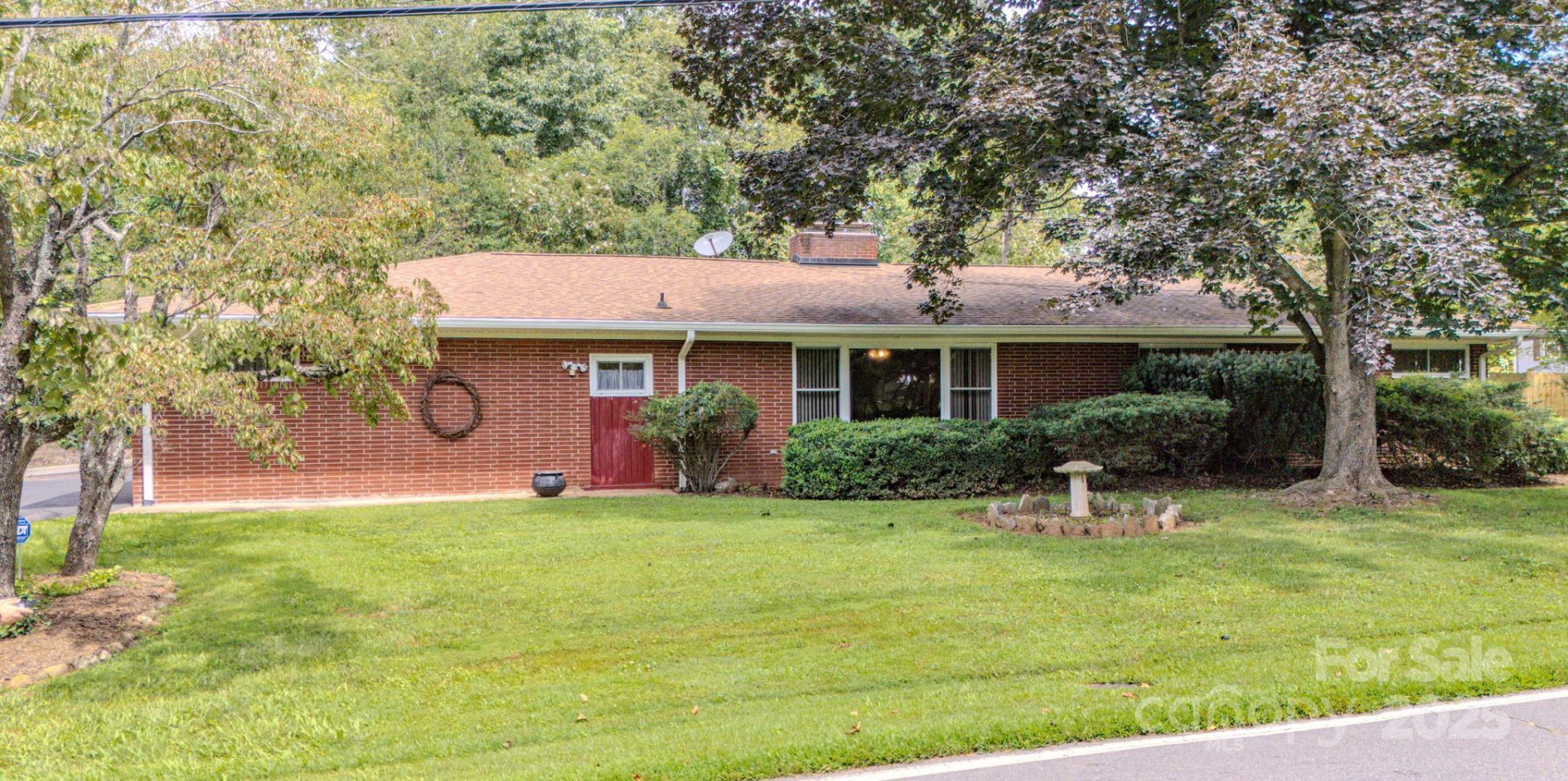 105 Alexander Avenue - Photo 2