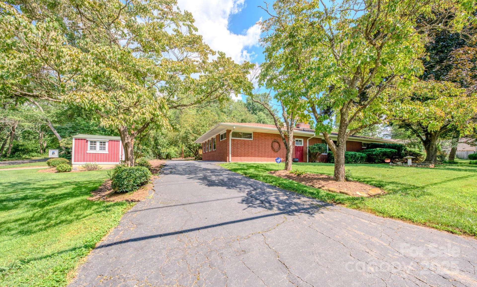 105 Alexander Avenue - Photo 4