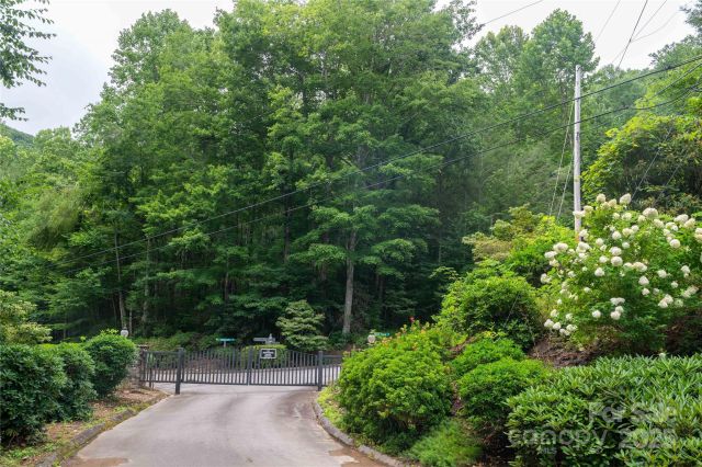 44 Deer Trail Drive, Burnsville, NC, 28714