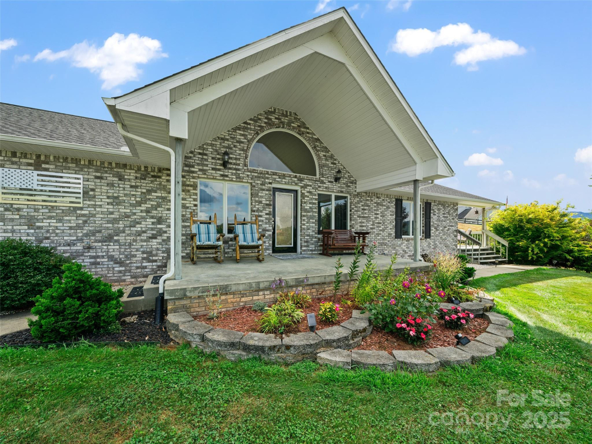 124 Dogwood Circle - Photo 2