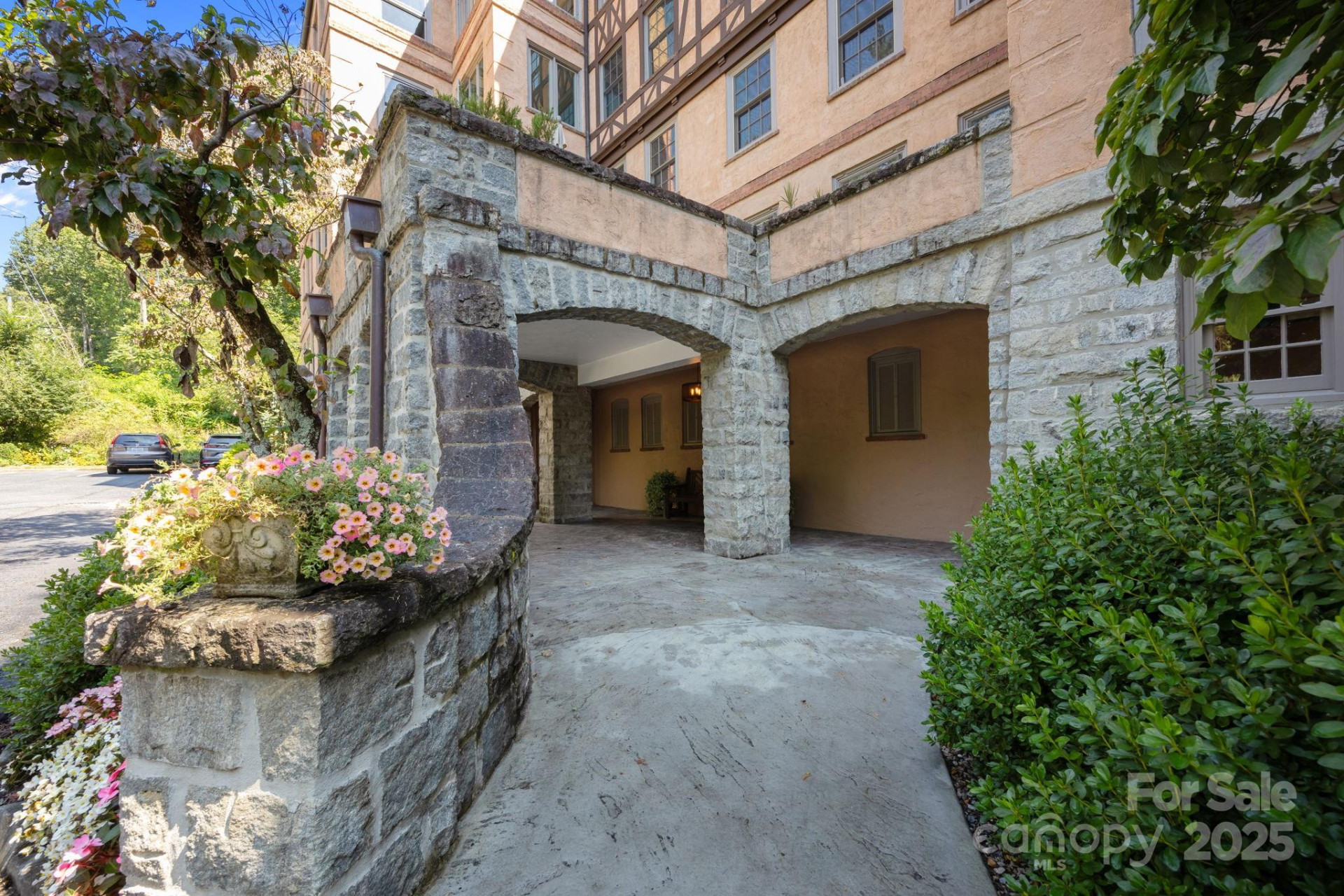 185 Macon Avenue #B9 - Photo 31