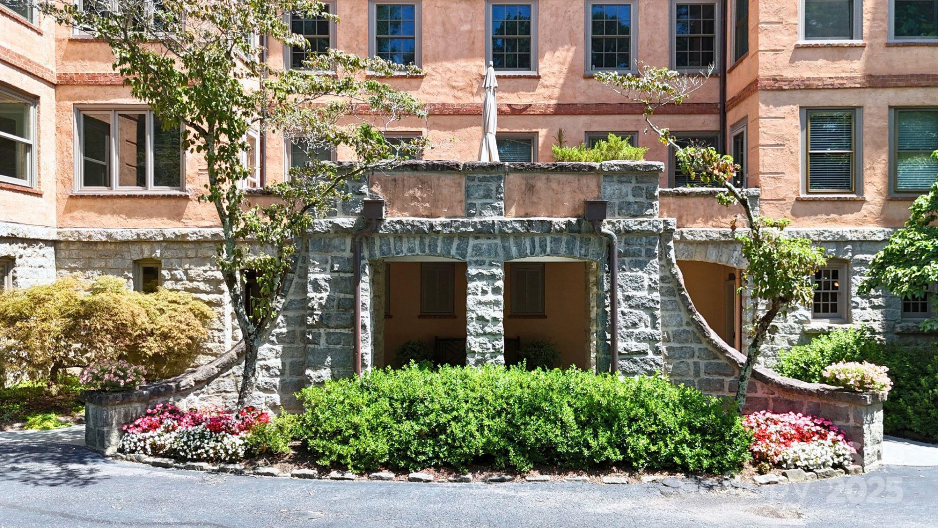 185 Macon Avenue #B9 - Photo 32