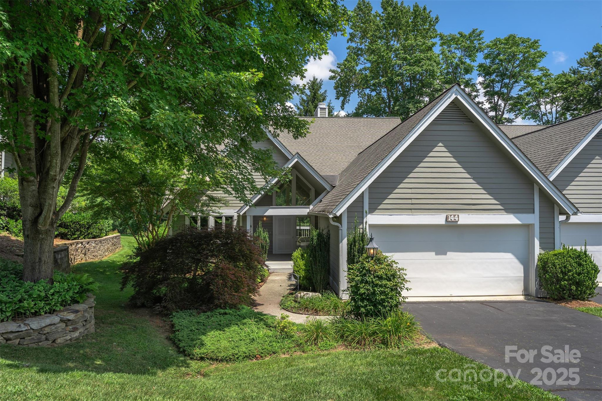 144 Overlook Drive - Photo 2