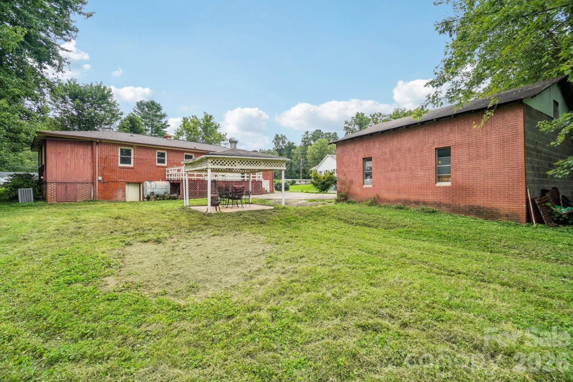 8061 US 70 Highway - Photo 28