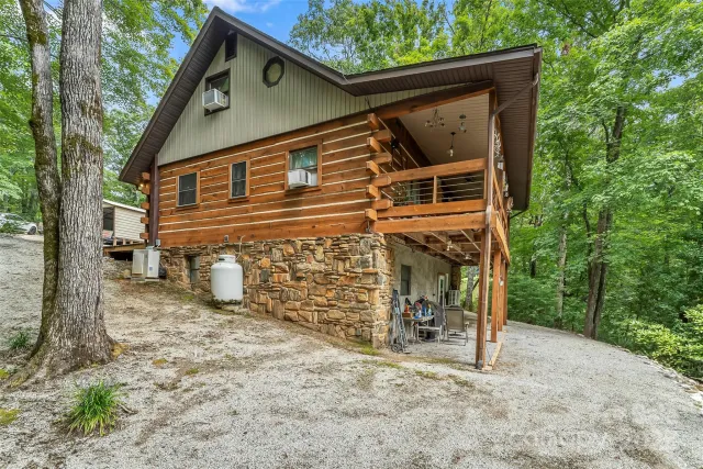 653 Lakeview Drive