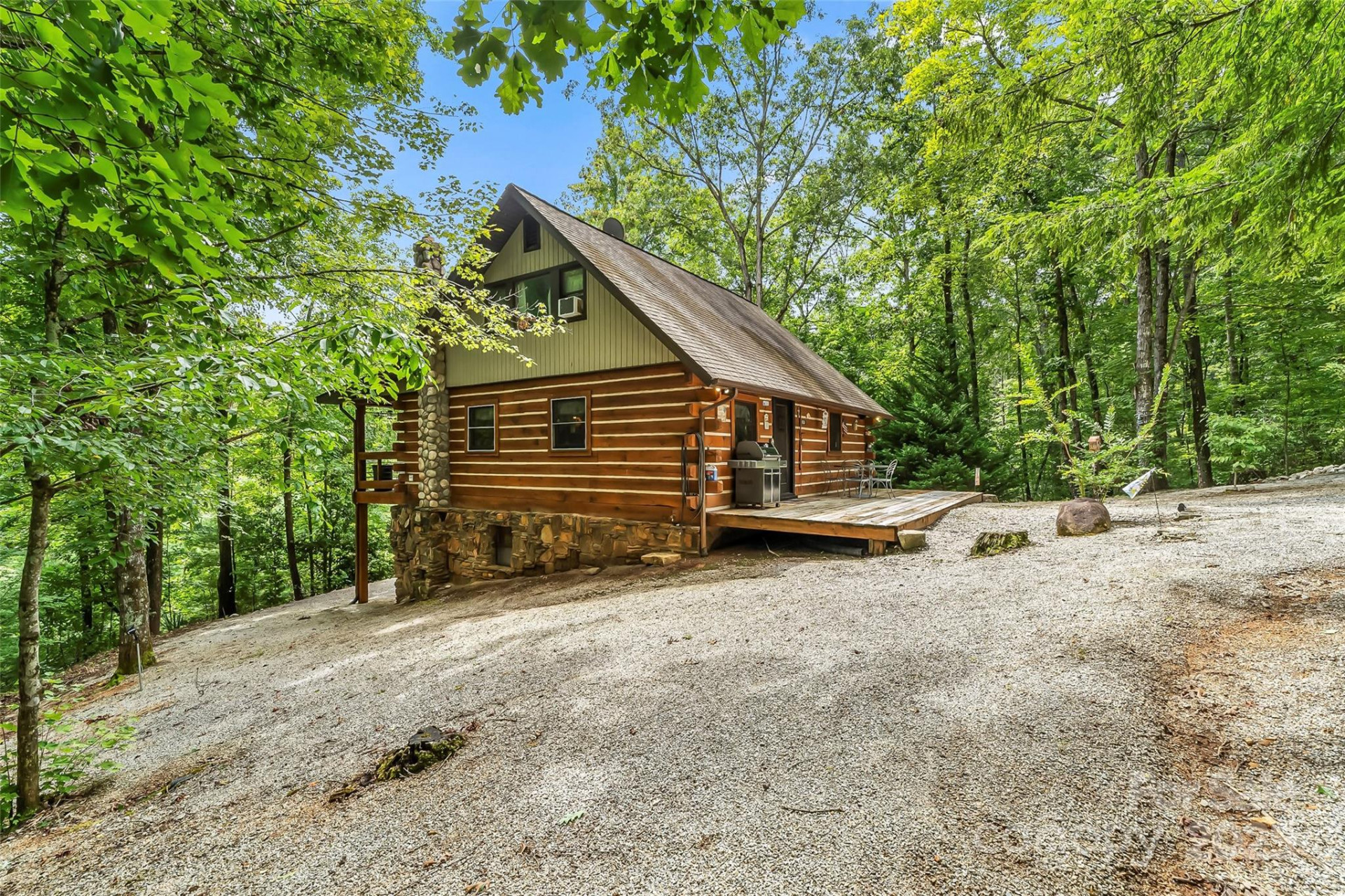 653 Lakeview Drive - Photo 2