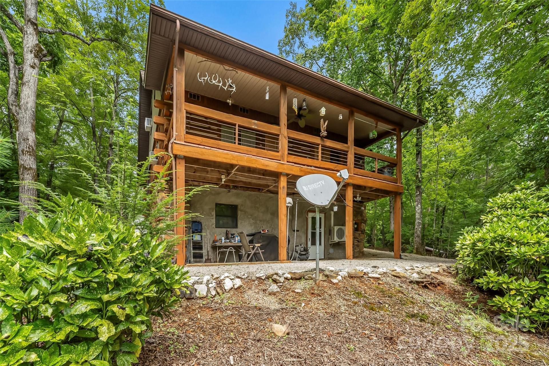 653 Lakeview Drive - Photo 3