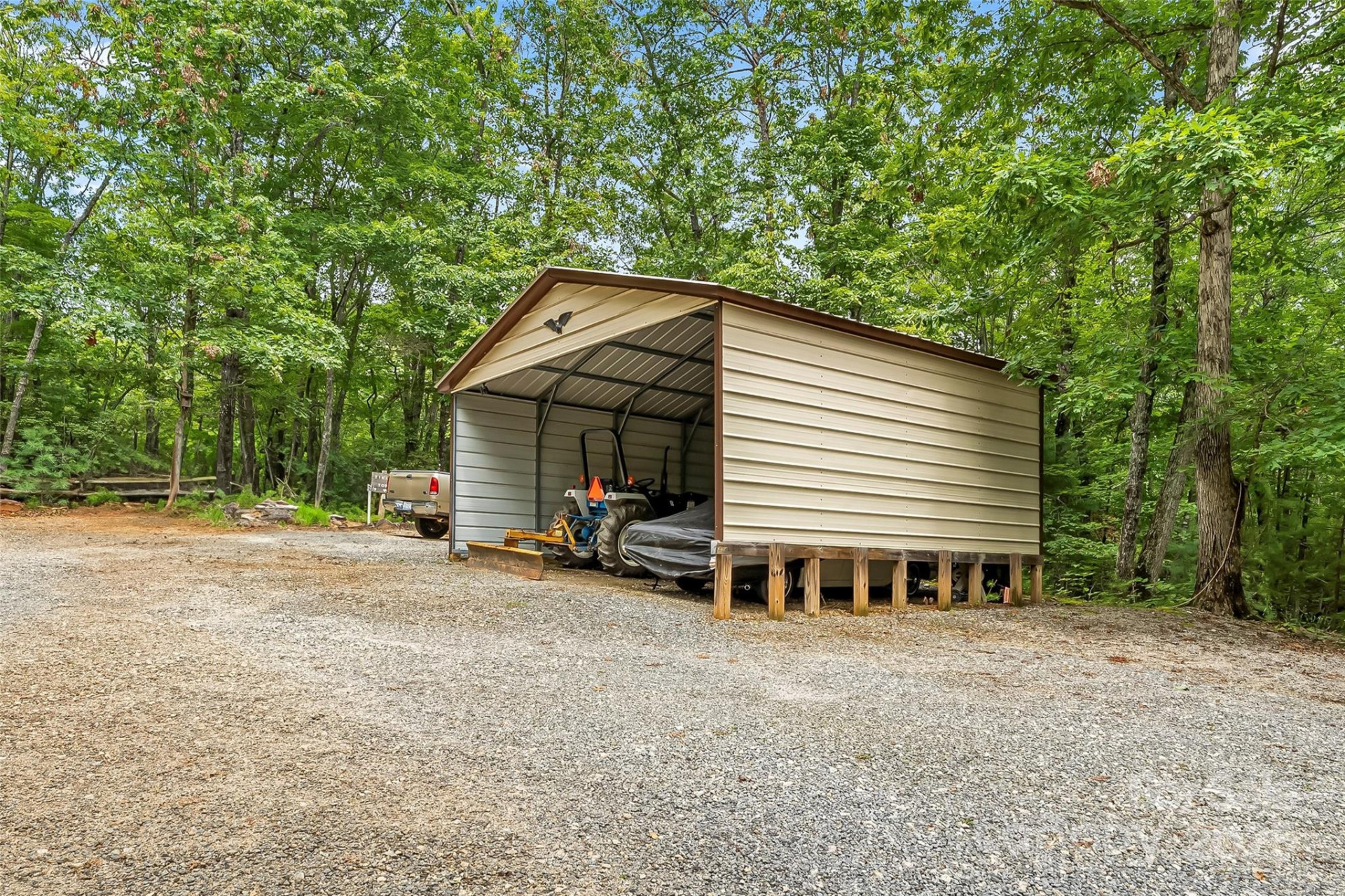 653 Lakeview Drive - Photo 32